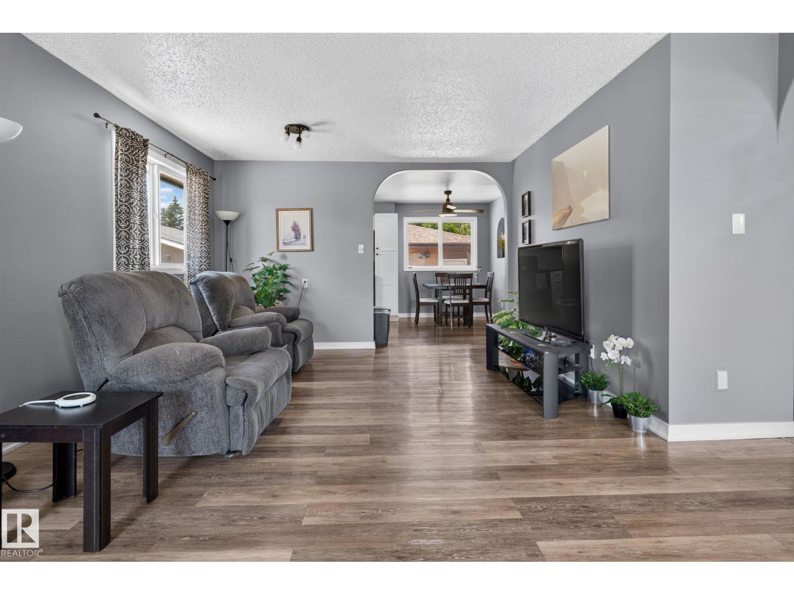10308 166 Av Nw, Edmonton, AB