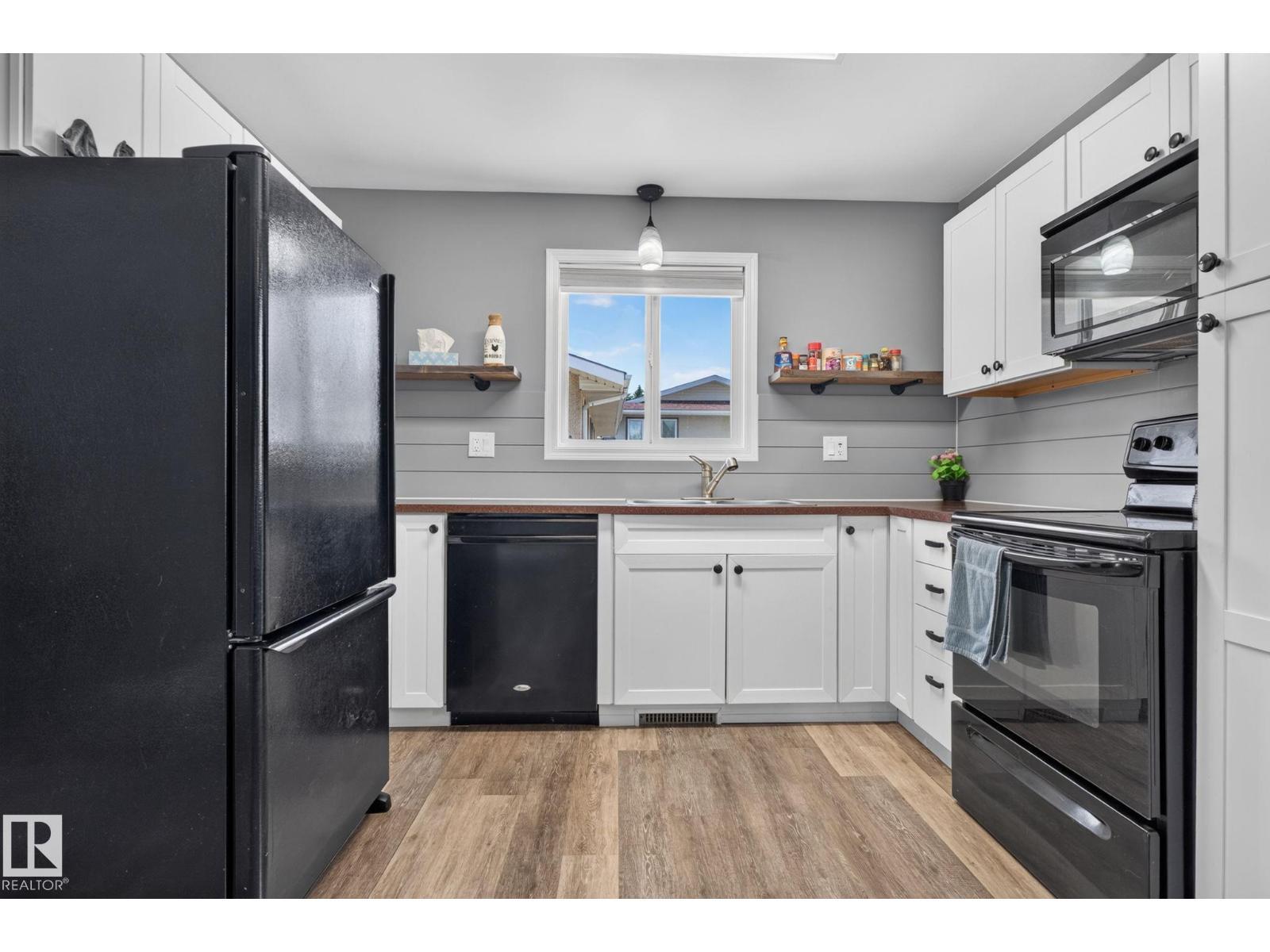 10308 166 Av Nw, Edmonton, AB
