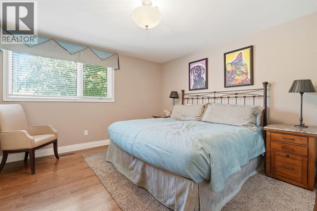124 Cantrell Place Sw, Calgary, AB