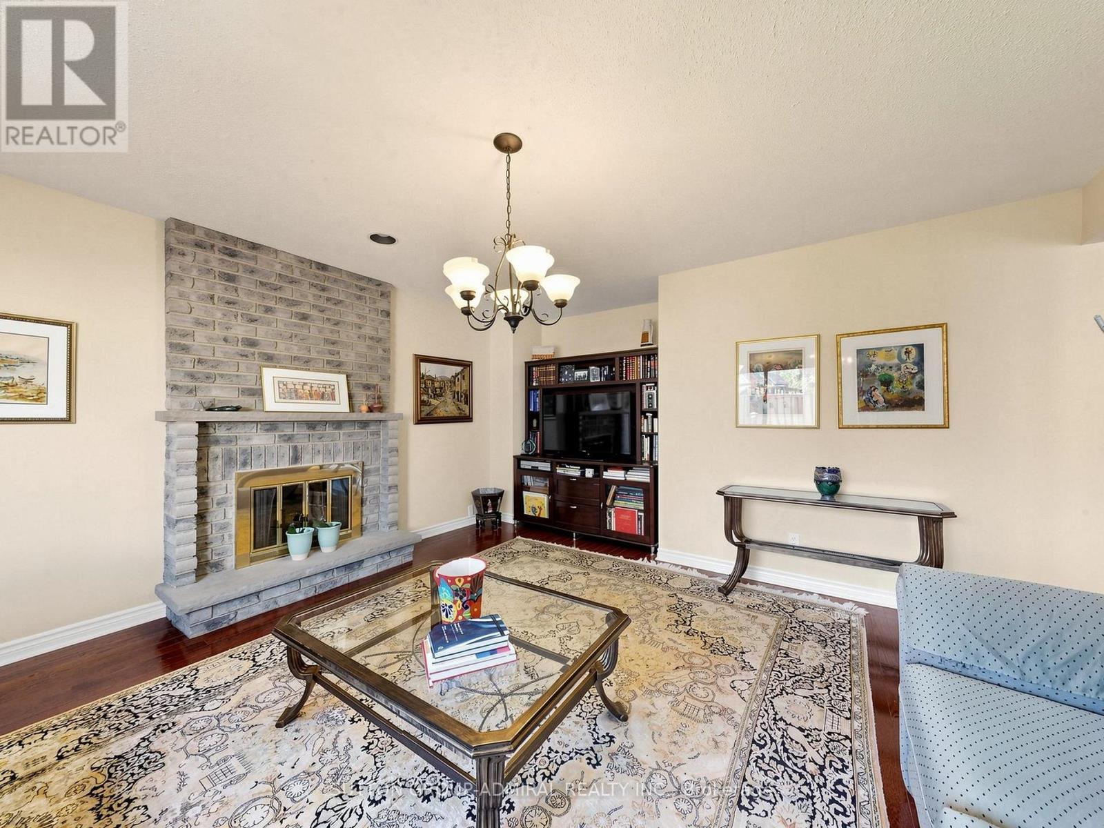 20 Esther Crescent, Vaughan, ON