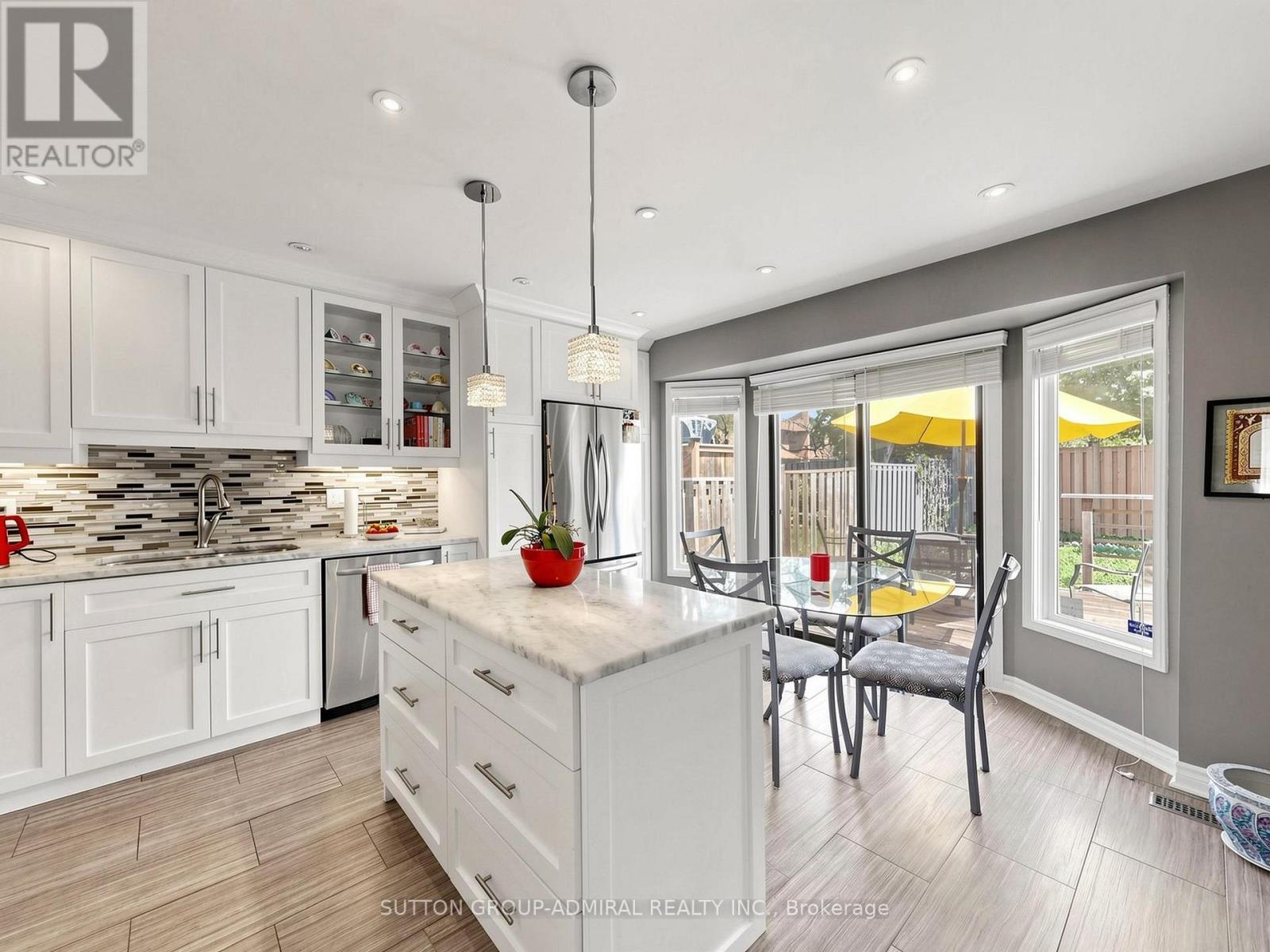 20 Esther Crescent, Vaughan, ON