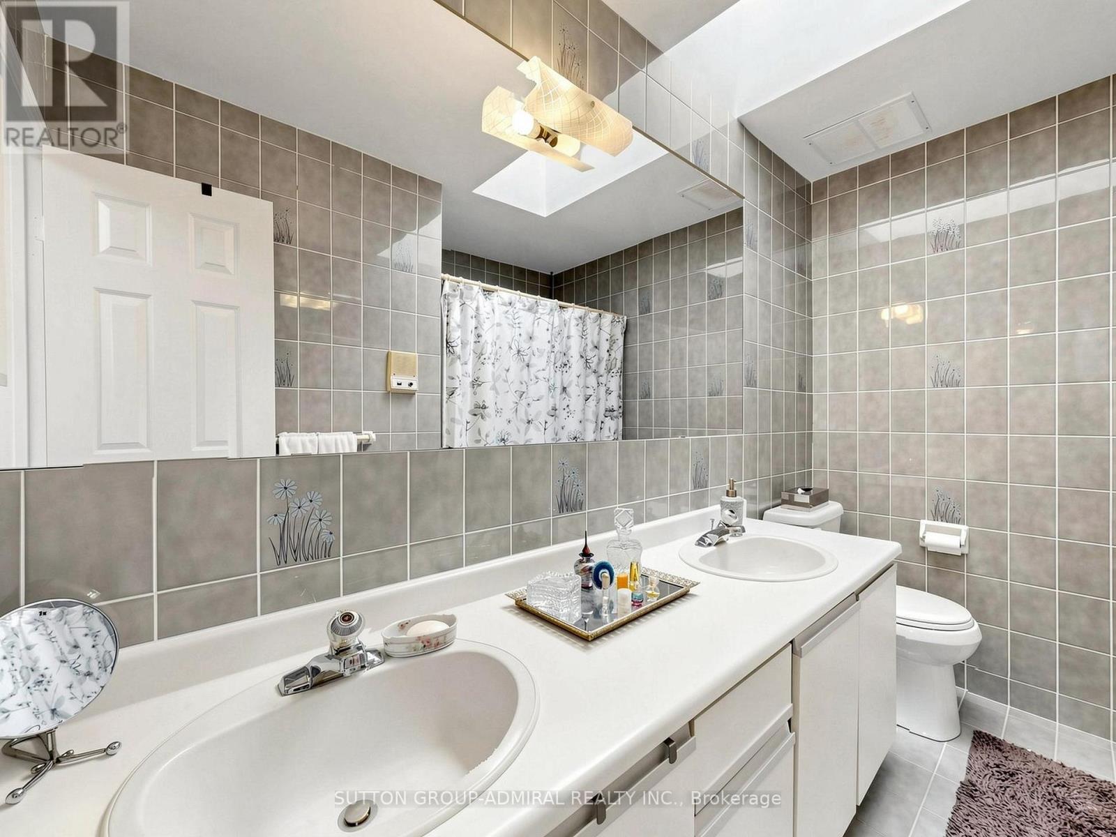 20 Esther Crescent, Vaughan, ON