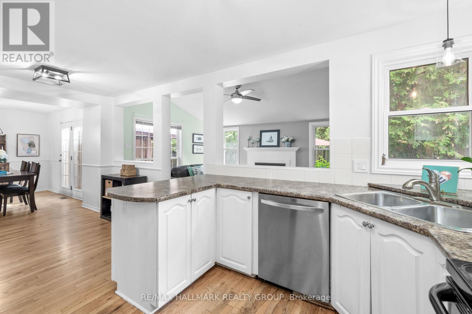652 Thicket Way, Ottawa, ON