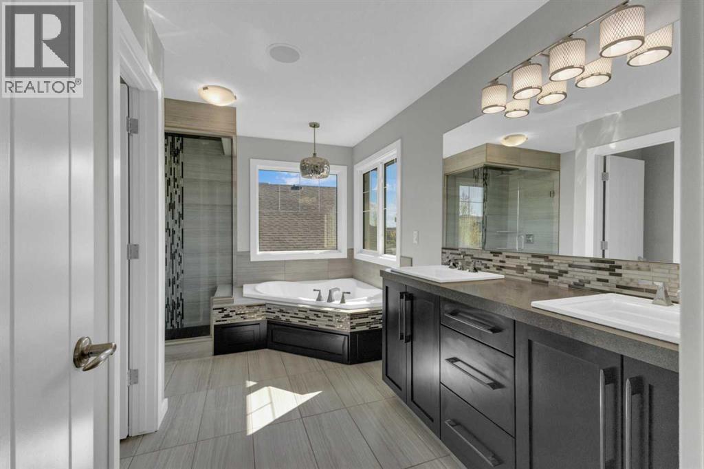 25 Lazaro Close, Red Deer, AB
