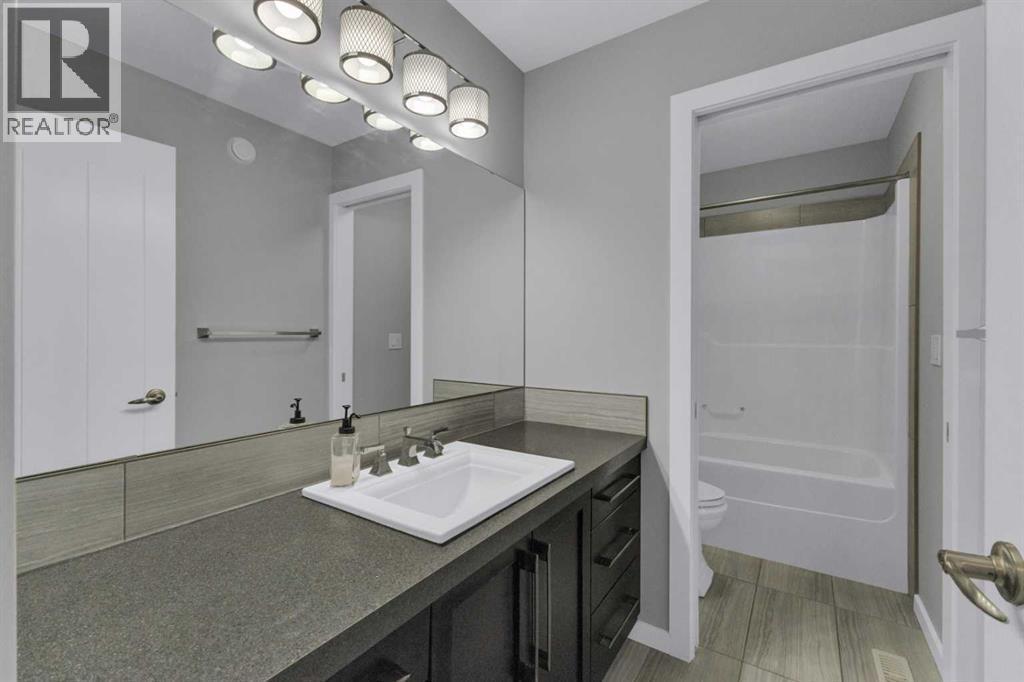 25 Lazaro Close, Red Deer, AB