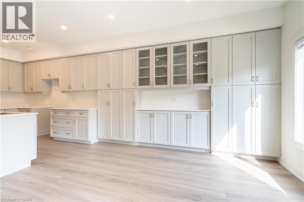 15 Raspberry Lane, Mount Hope, ON