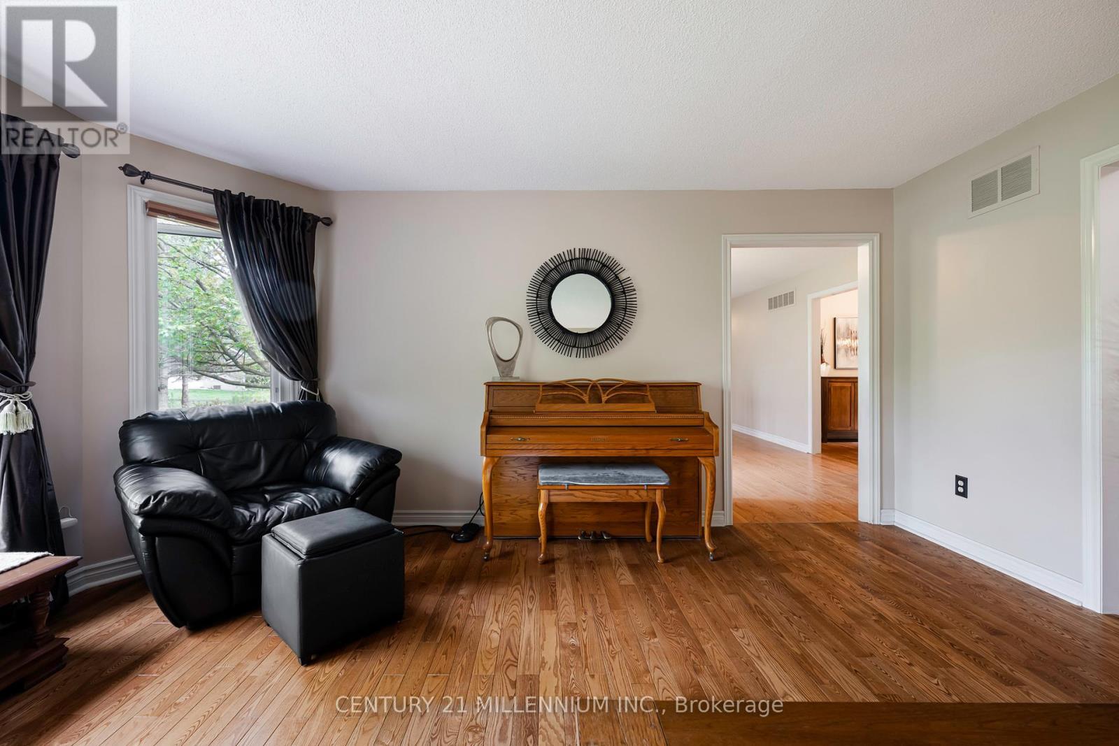 4 Brucedale Boulevard, Mono, ON