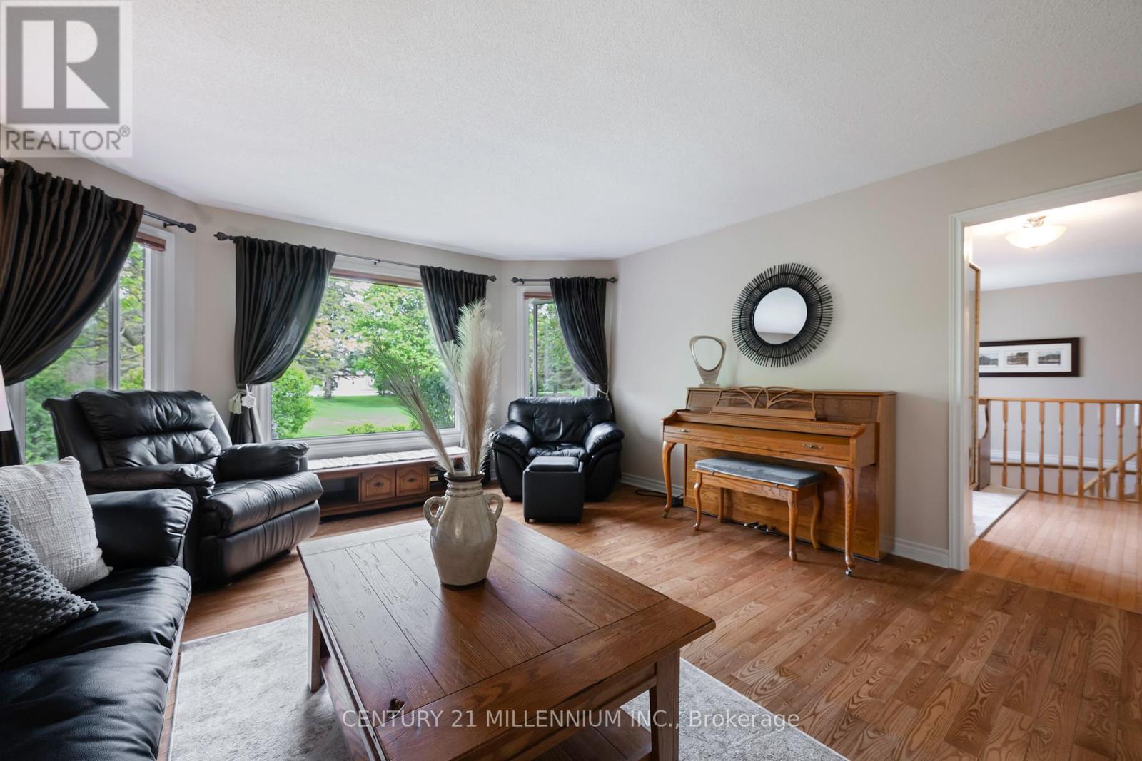 4 Brucedale Boulevard, Mono, ON