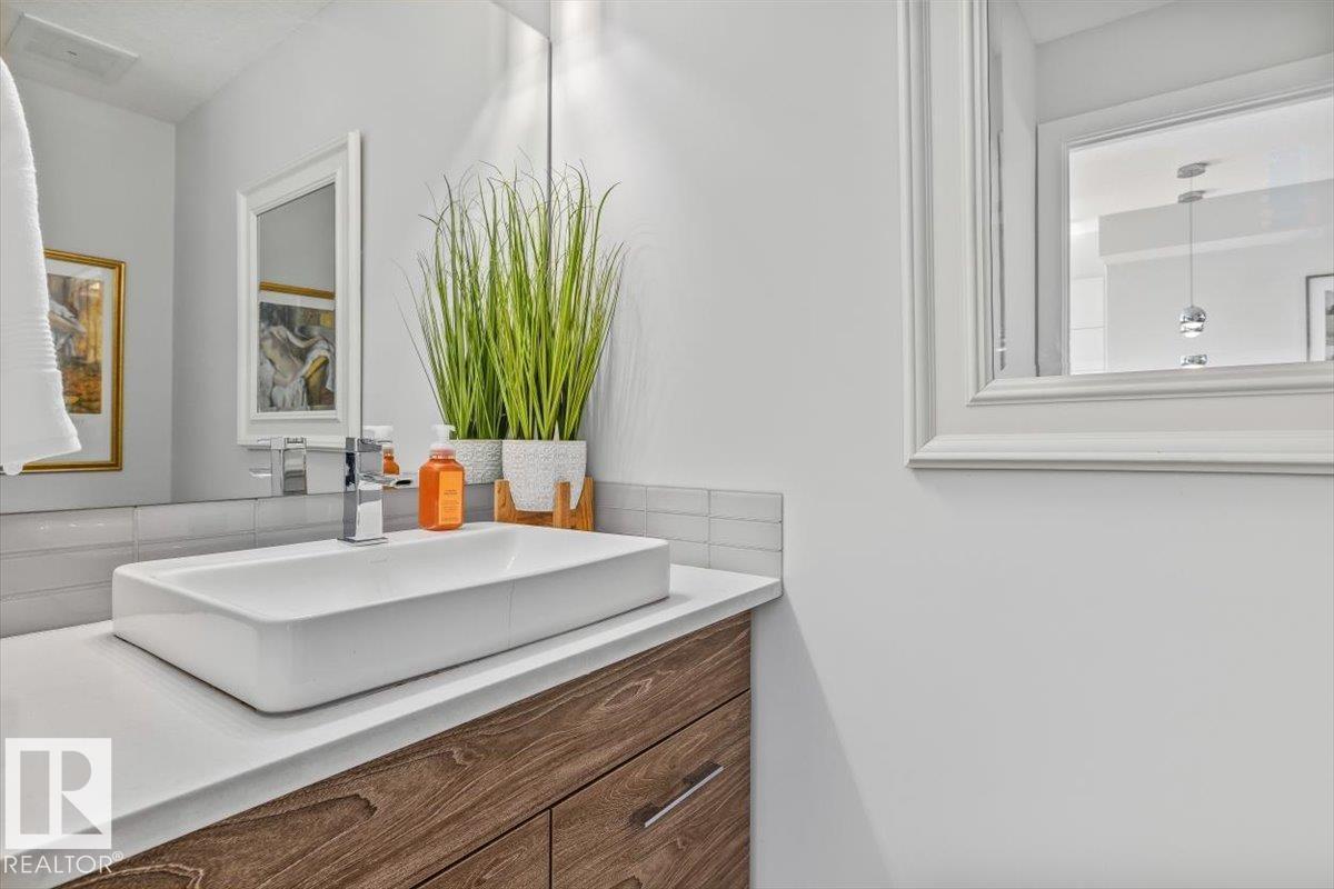 9237 92 St Nw, Edmonton, AB