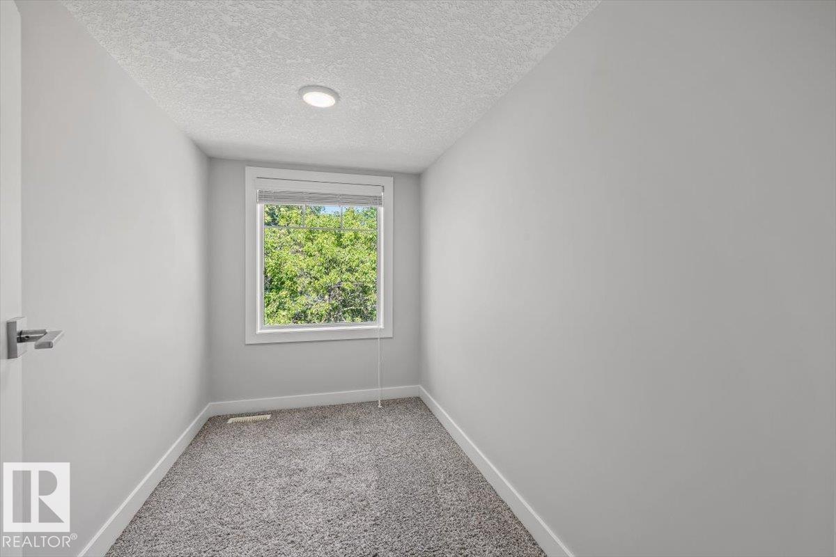 9237 92 St Nw, Edmonton, AB