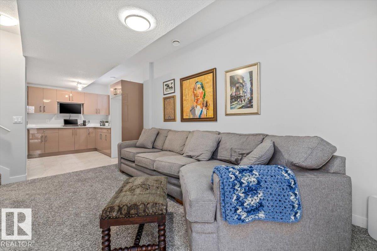 9237 92 St Nw, Edmonton, AB