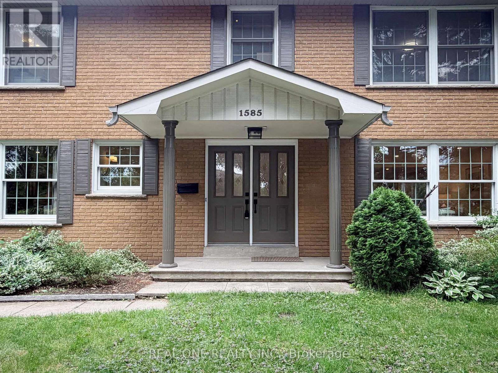 1585 Crombie Road, Mississauga, ON - Outdoor