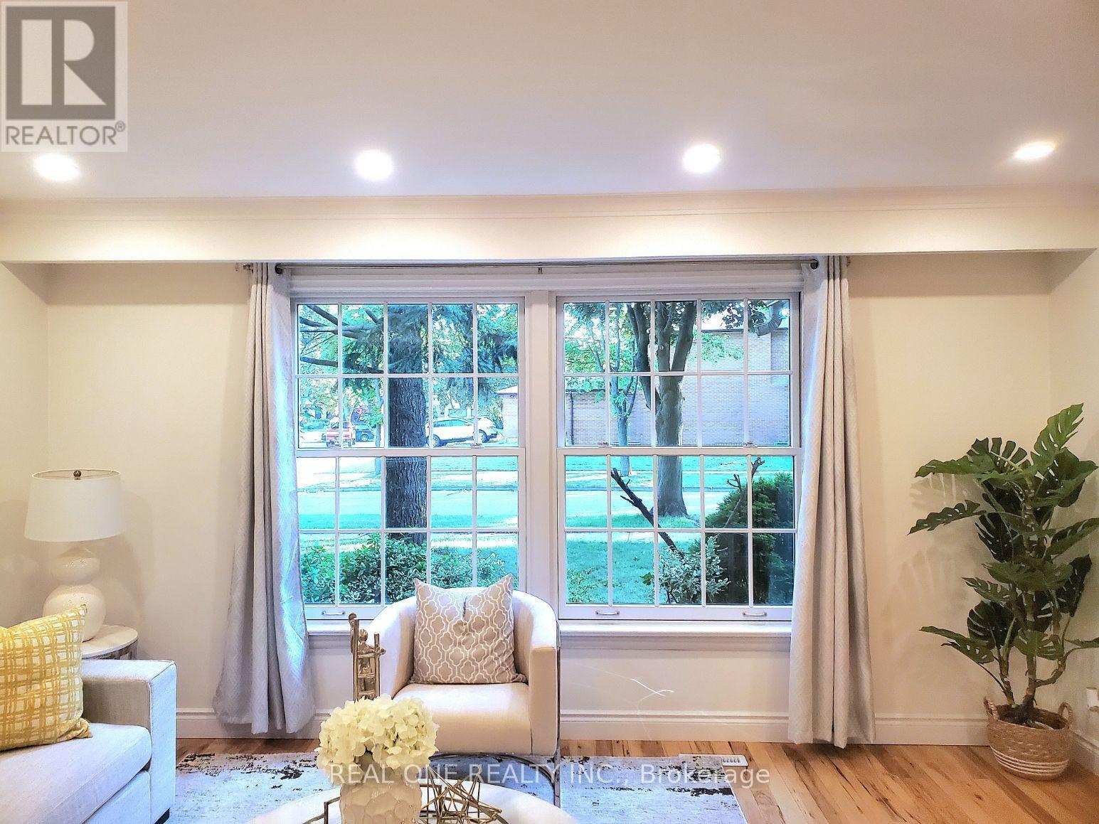 1585 Crombie Road, Mississauga, ON - Indoor Photo Showing Other Room