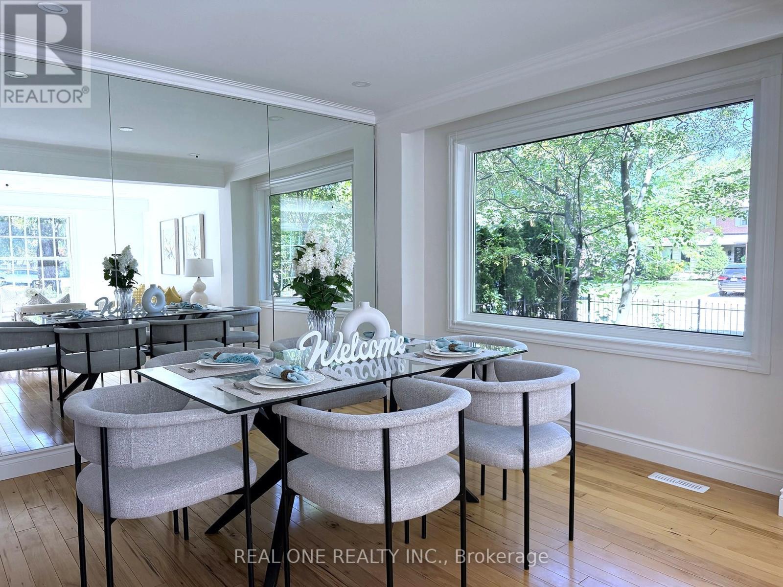 1585 Crombie Road, Mississauga, ON - Indoor Photo Showing Dining Room