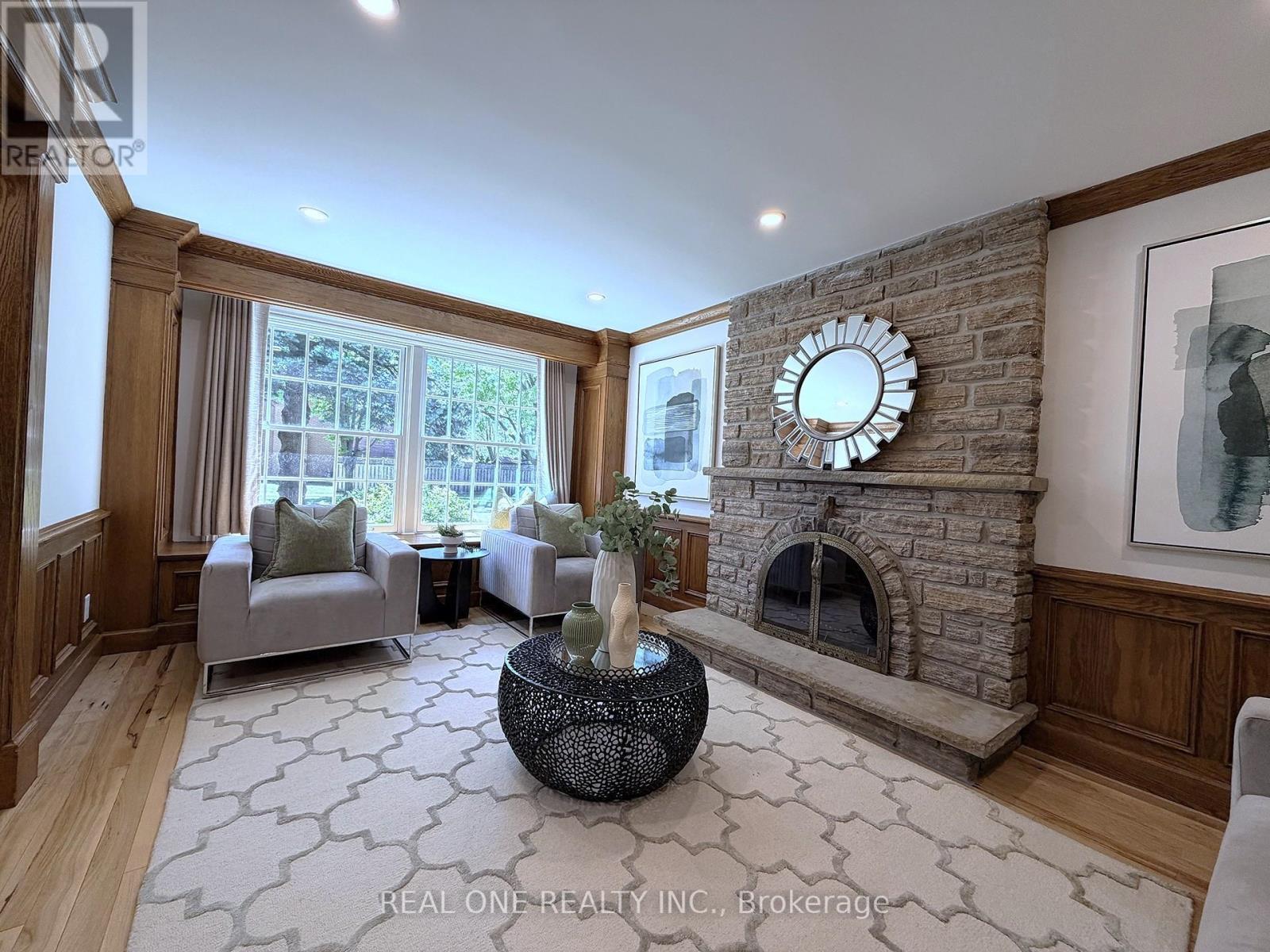 1585 Crombie Road, Mississauga, ON - Indoor Photo Showing Living Room With Fireplace