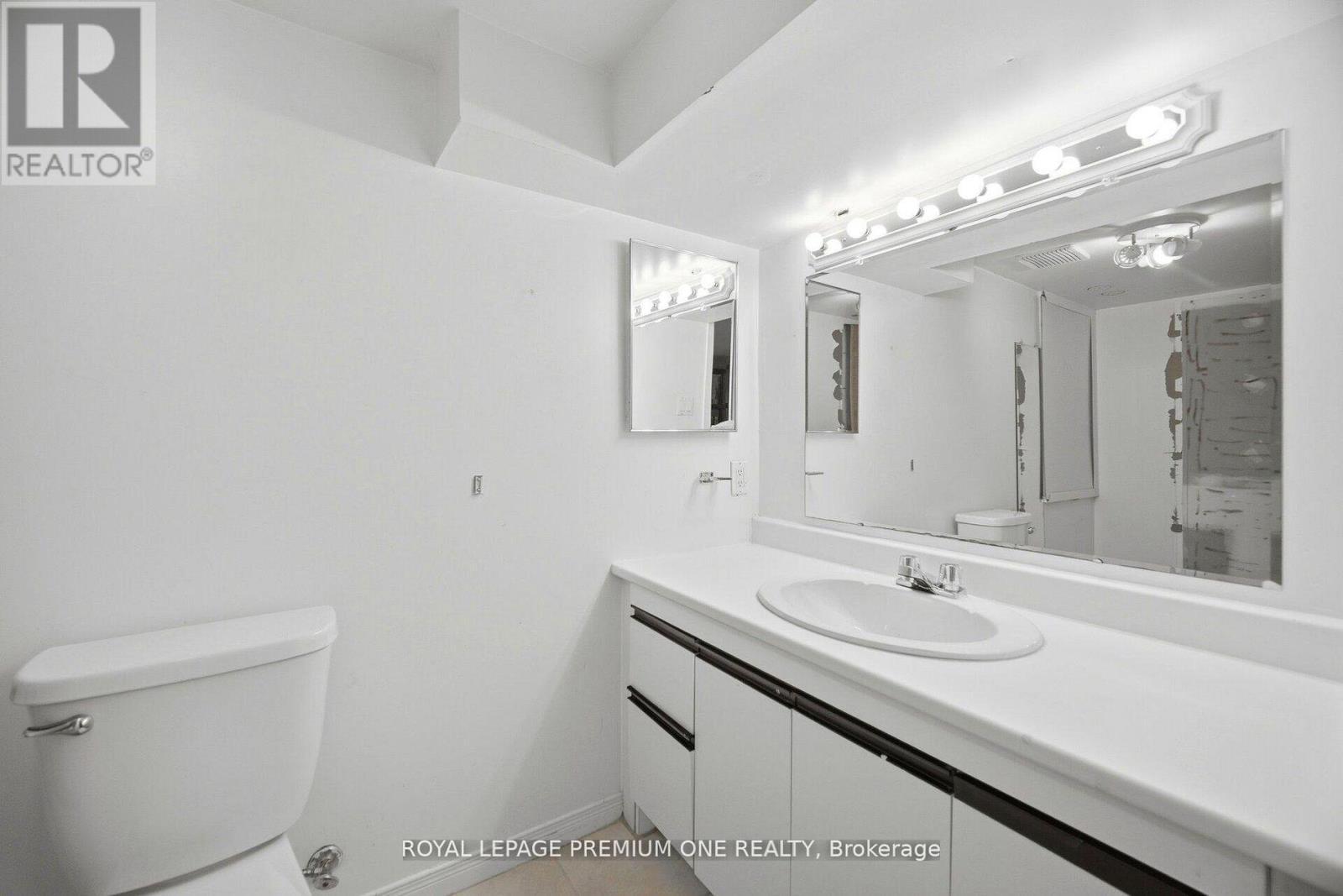 2301 Nikanna Road, Mississauga, ON