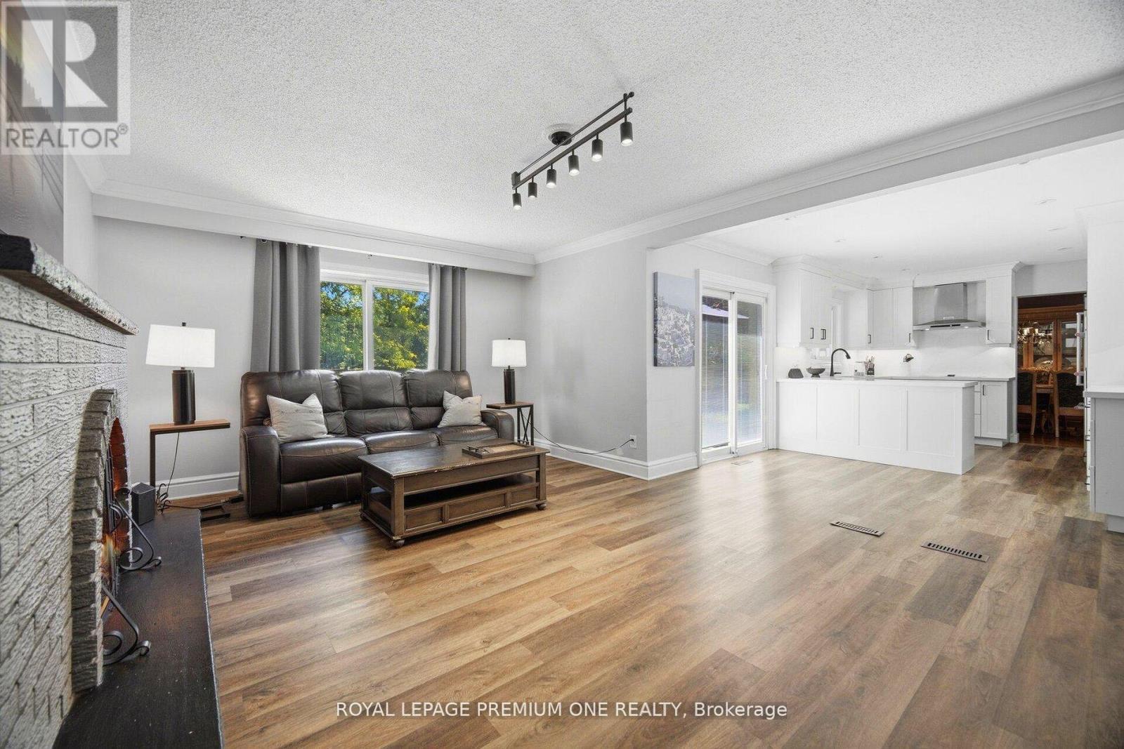 2301 Nikanna Road, Mississauga, ON