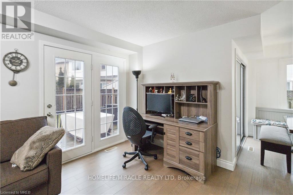 2245 Pathfinder Drive, Burlington, ON