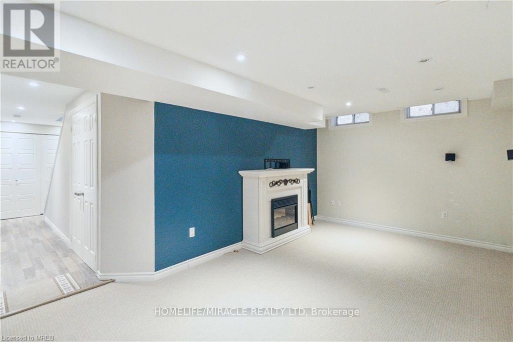 2245 Pathfinder Drive, Burlington, ON