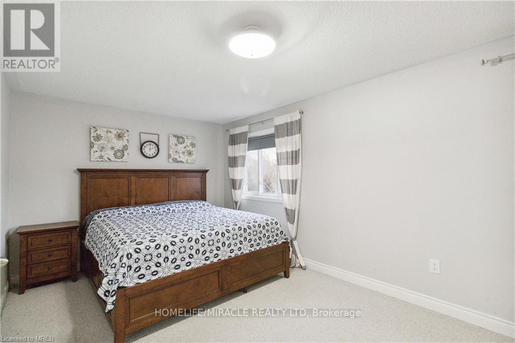 2245 Pathfinder Drive, Burlington, ON