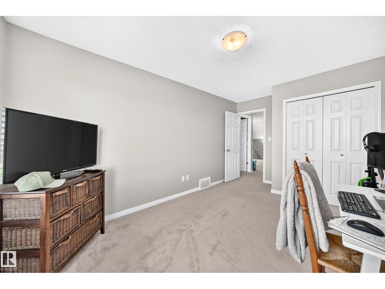 2305 68 St Sw, Edmonton, AB