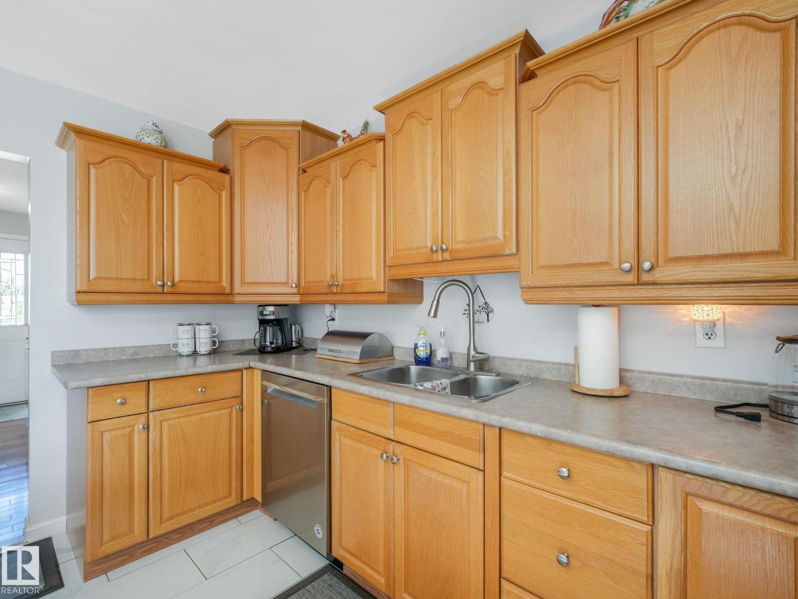 10527 134A Av Nw, Edmonton, AB