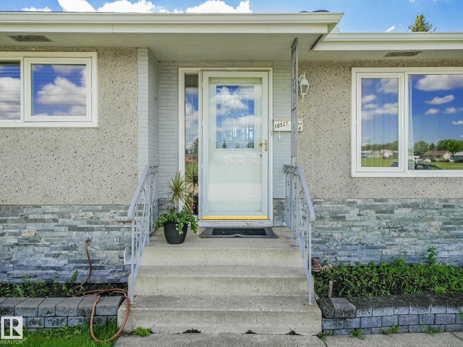 10527 134A Av Nw, Edmonton, AB