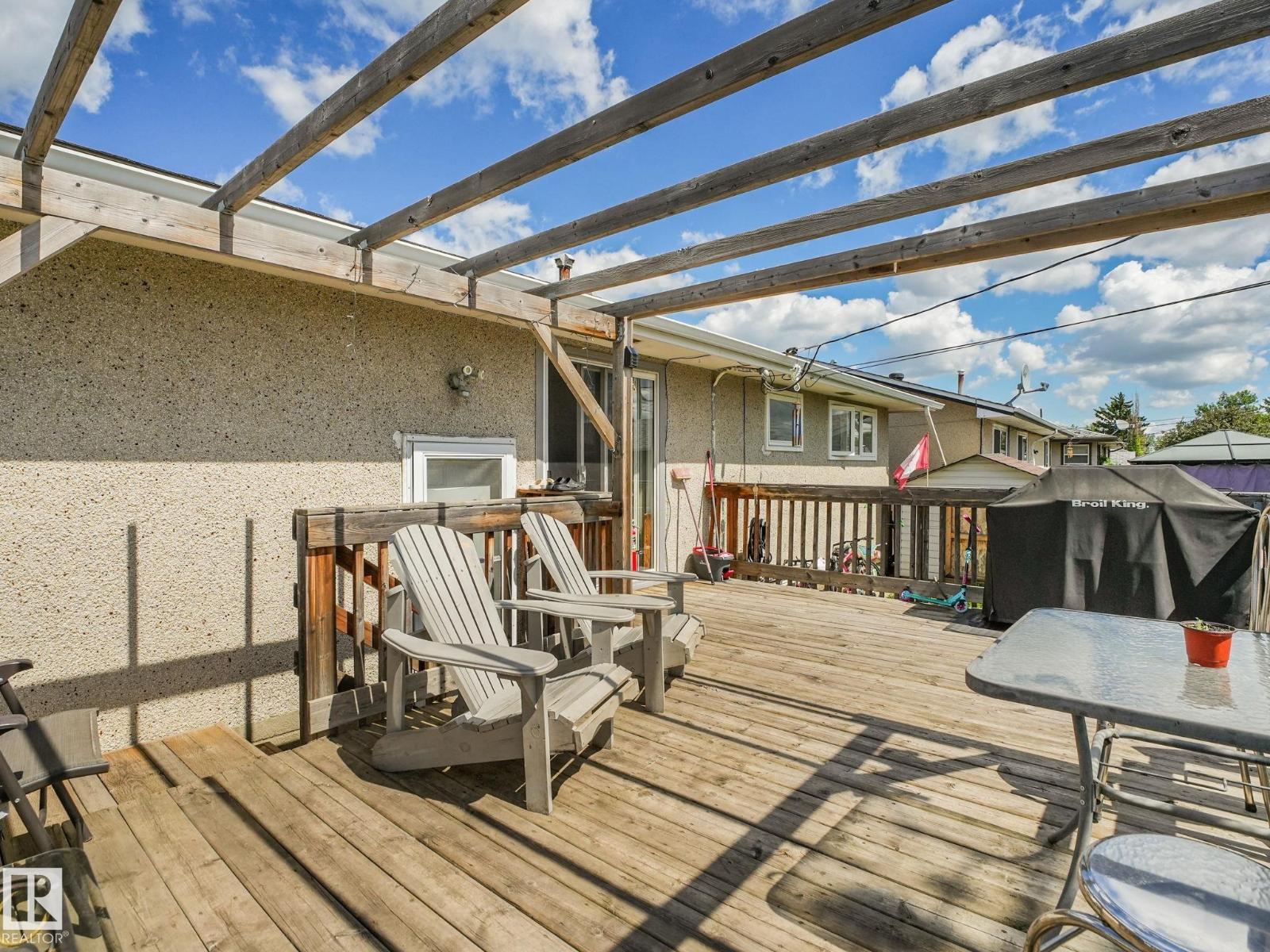 10527 134A Av Nw, Edmonton, AB