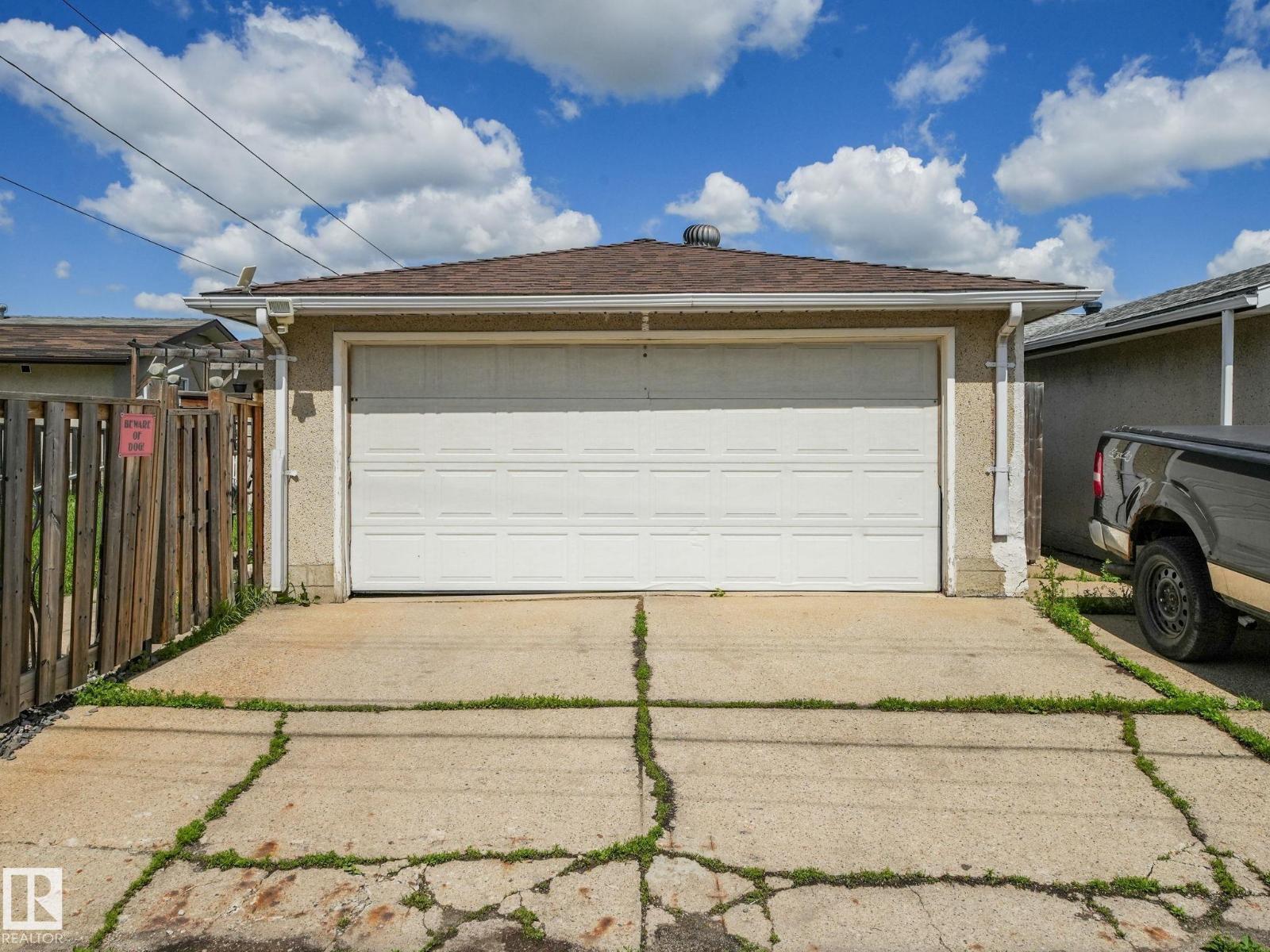 10527 134A Av Nw, Edmonton, AB