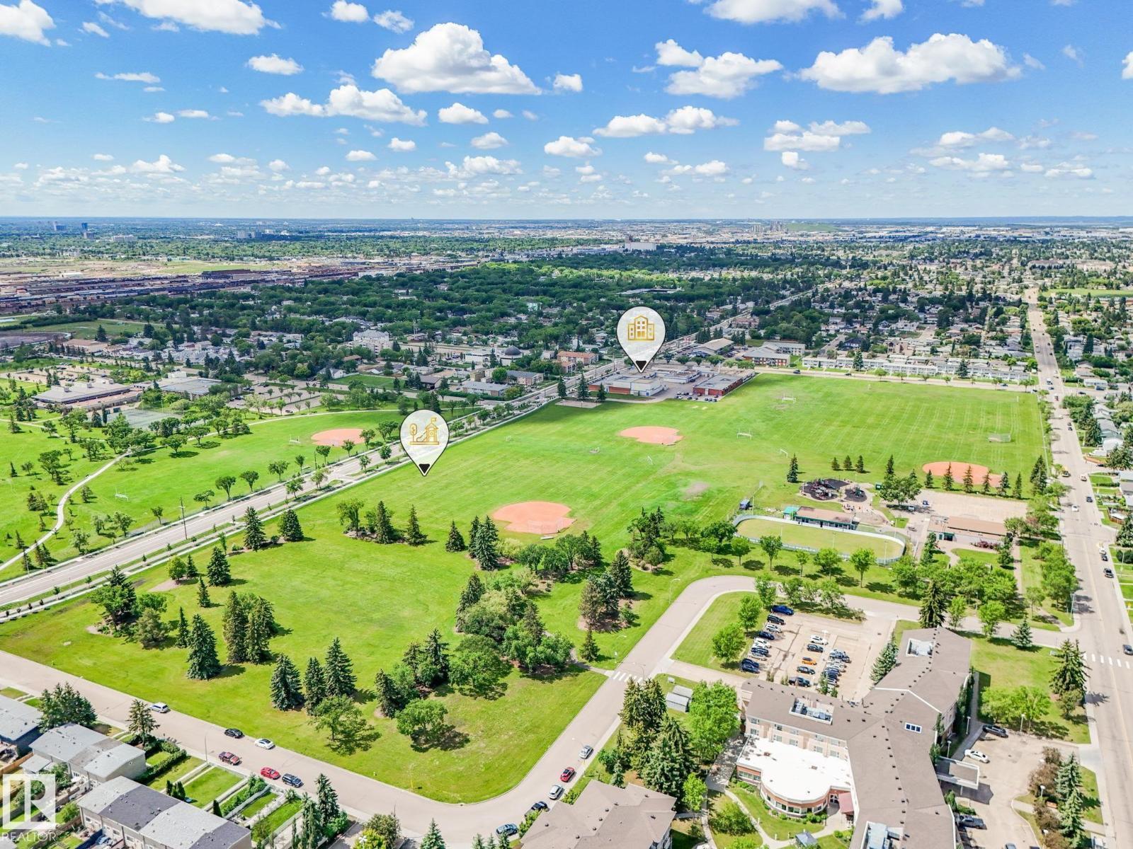 10527 134A Av Nw, Edmonton, AB