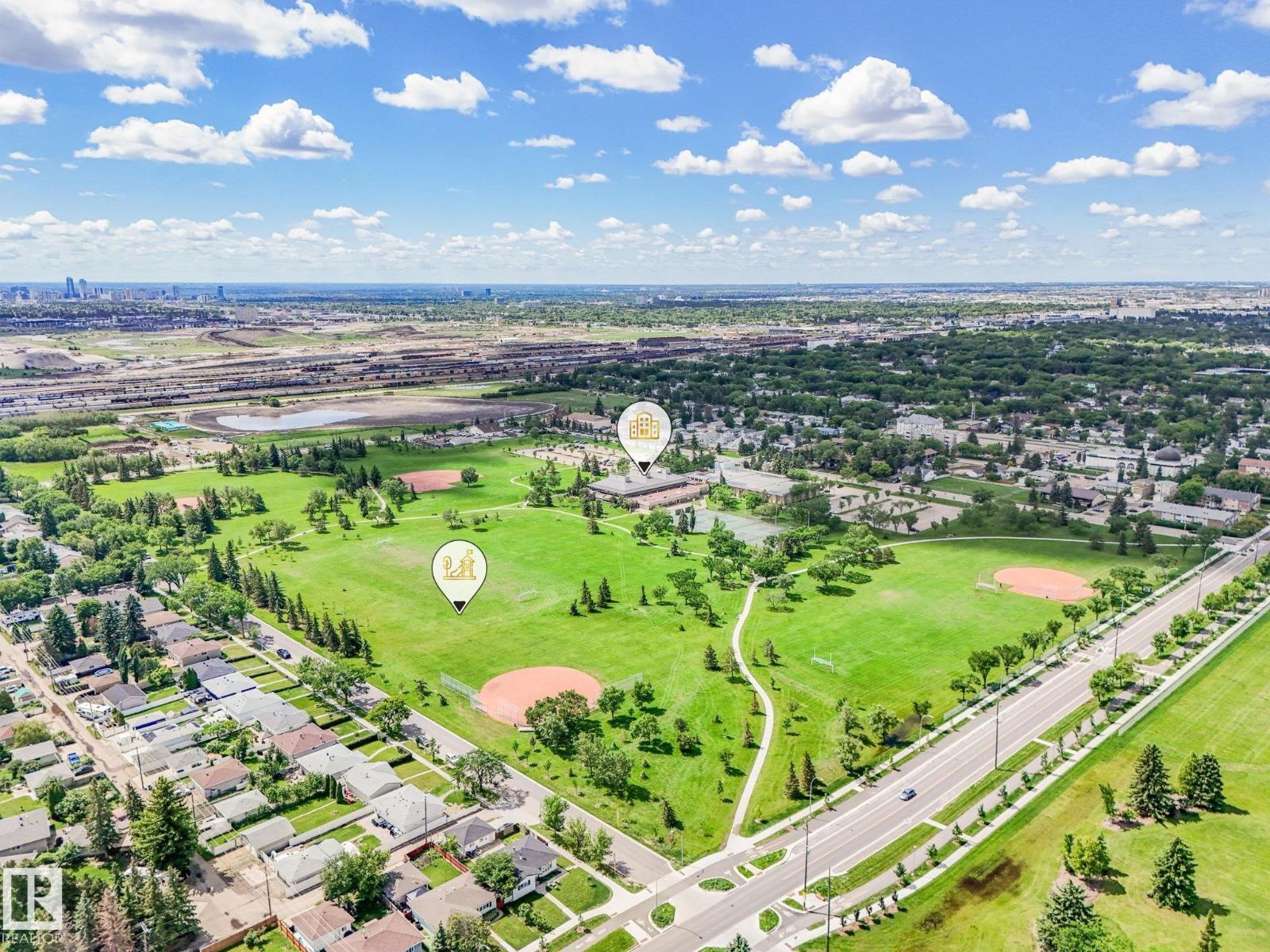 10527 134A Av Nw, Edmonton, AB