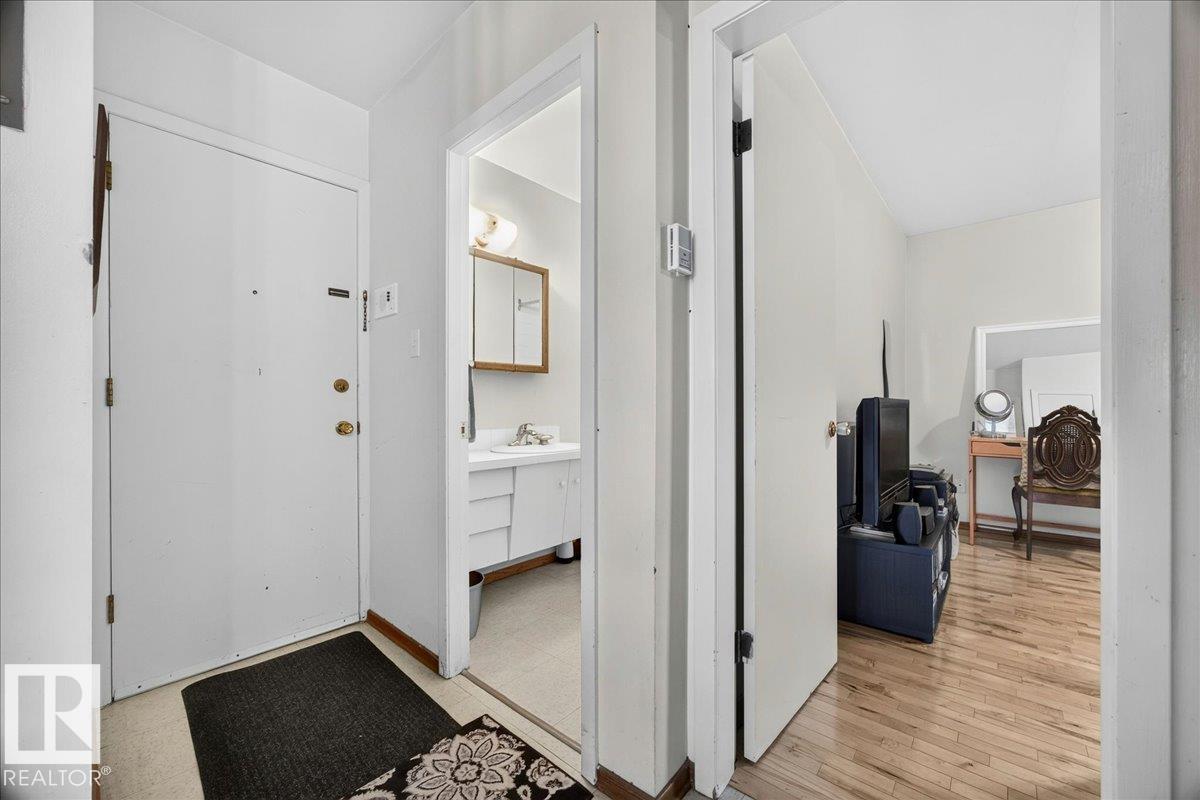 #33 10230 122 St Nw, Edmonton, AB