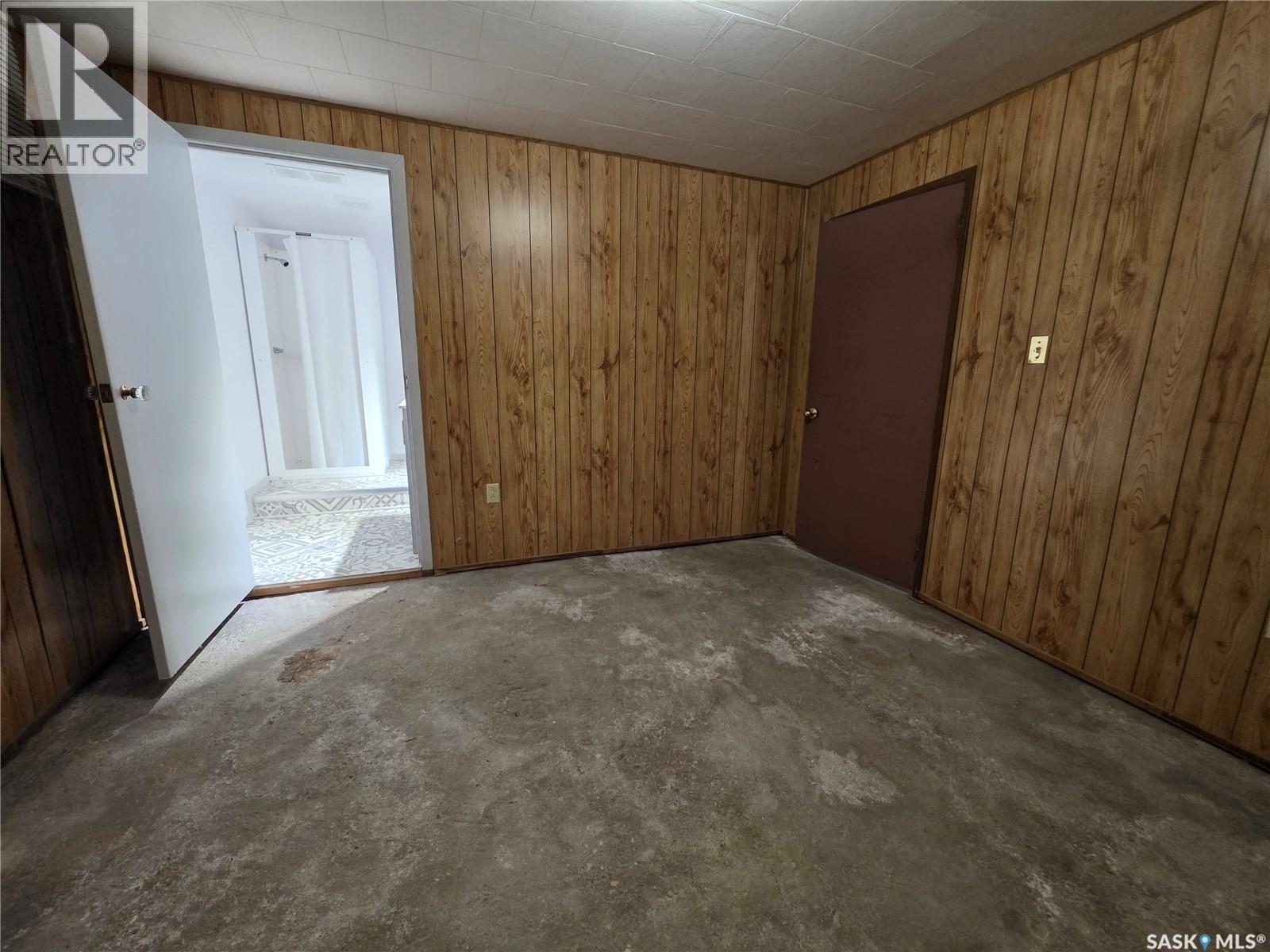 226 9Th Avenue Ne, Swift Current, SK