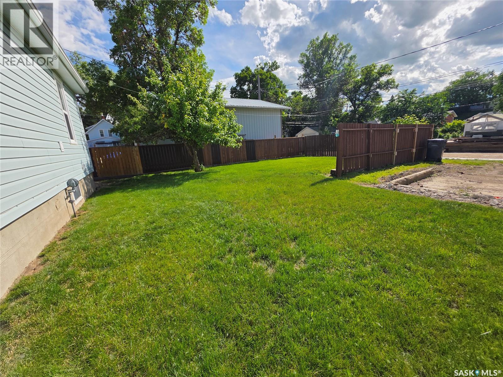 226 9Th Avenue Ne, Swift Current, SK