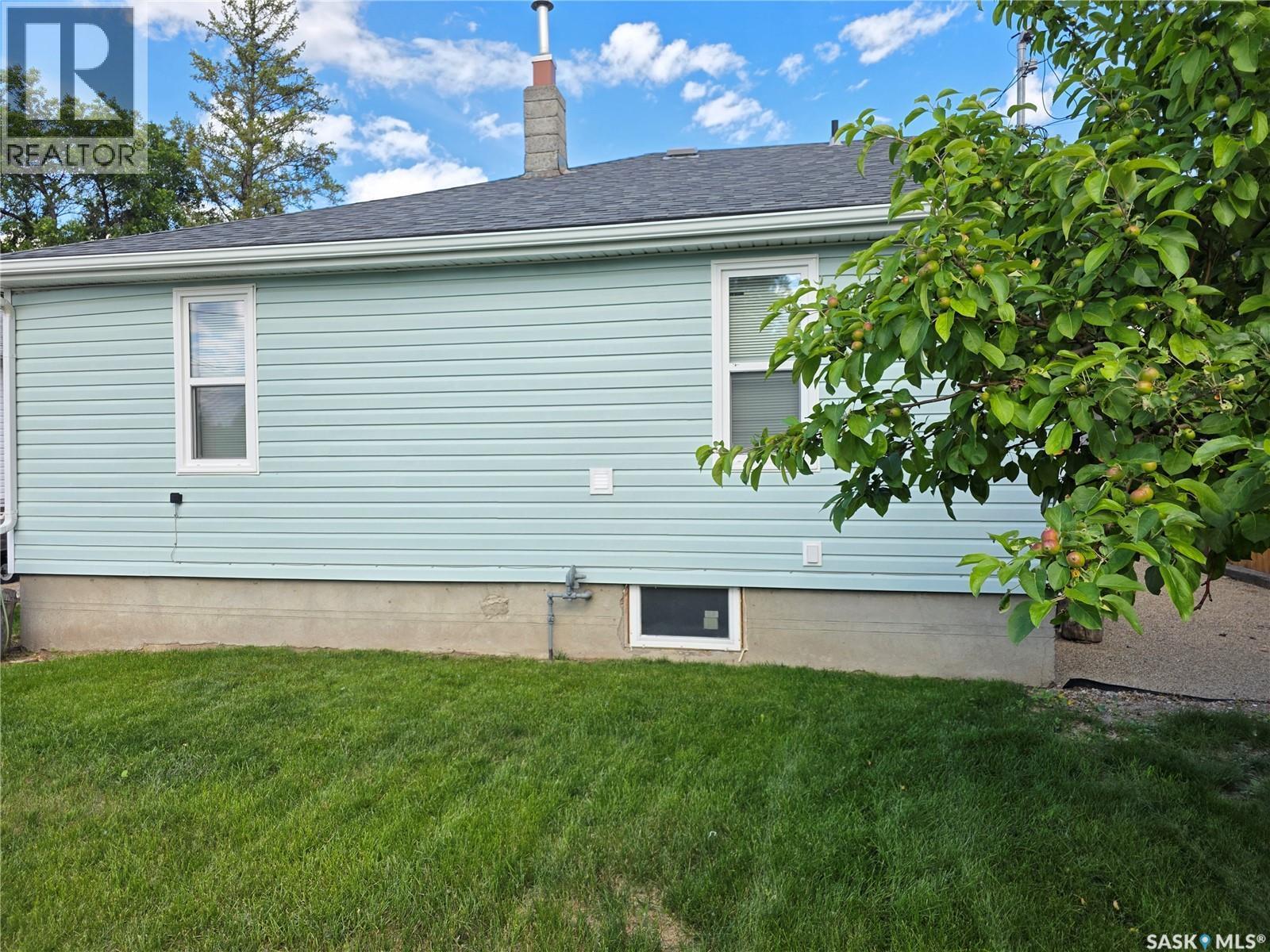 226 9Th Avenue Ne, Swift Current, SK