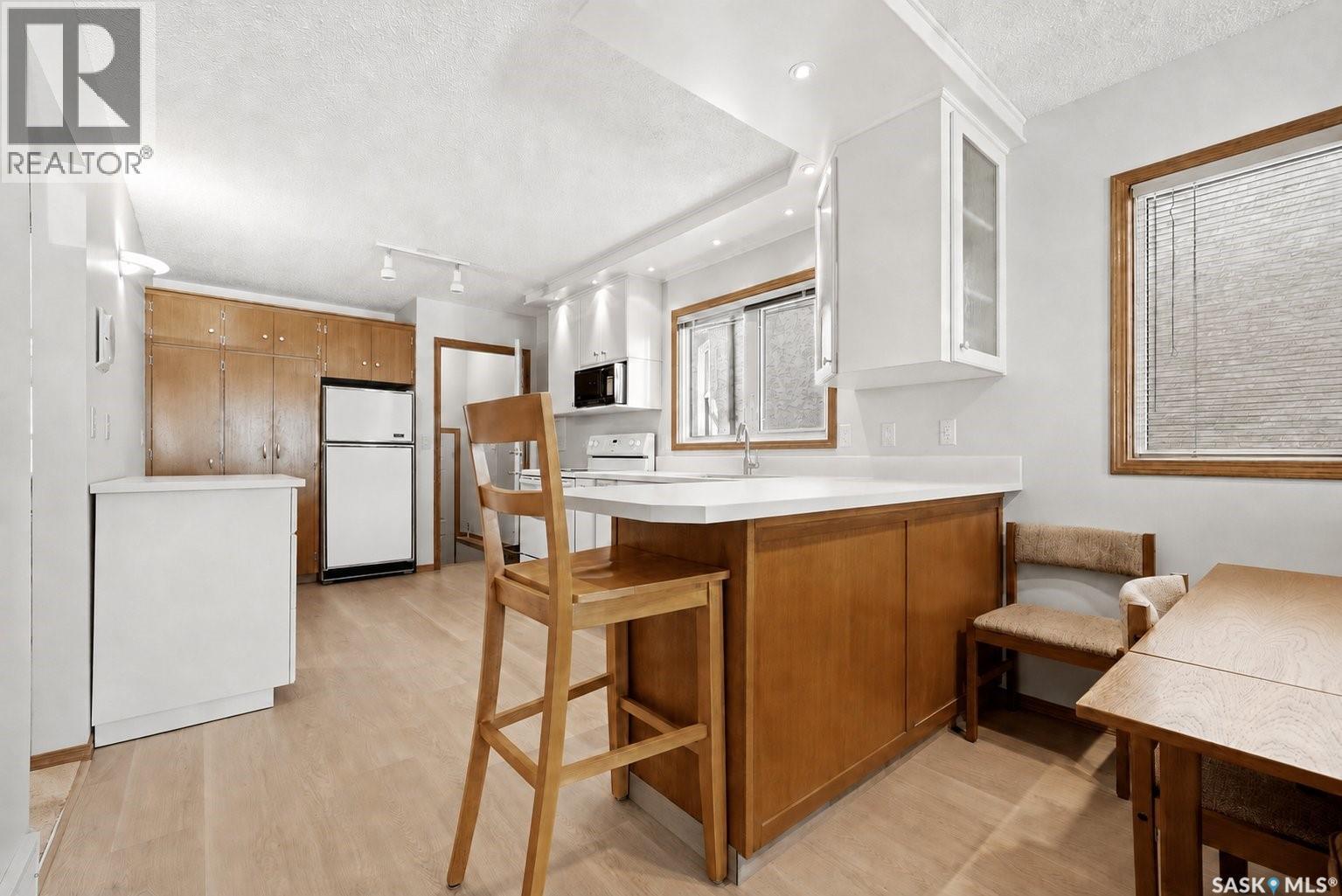 2339 Reynolds Street, Regina, SK - Indoor Photo Showing Kitchen