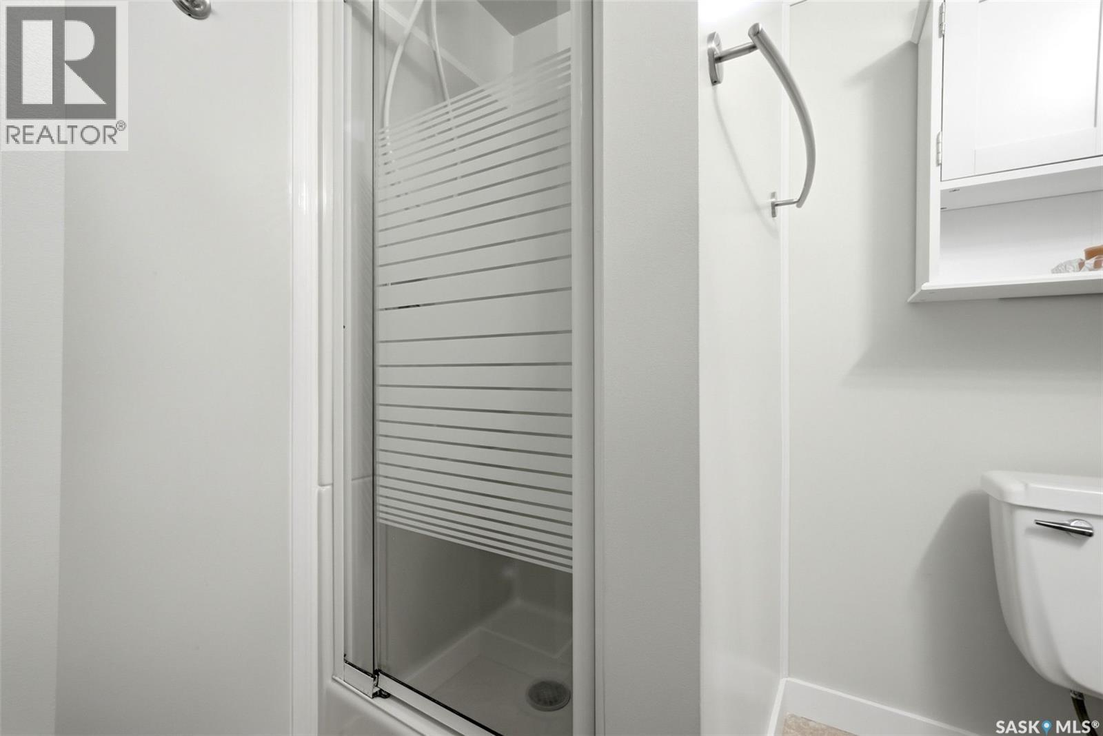 2339 Reynolds Street, Regina, SK - Indoor Photo Showing Bathroom