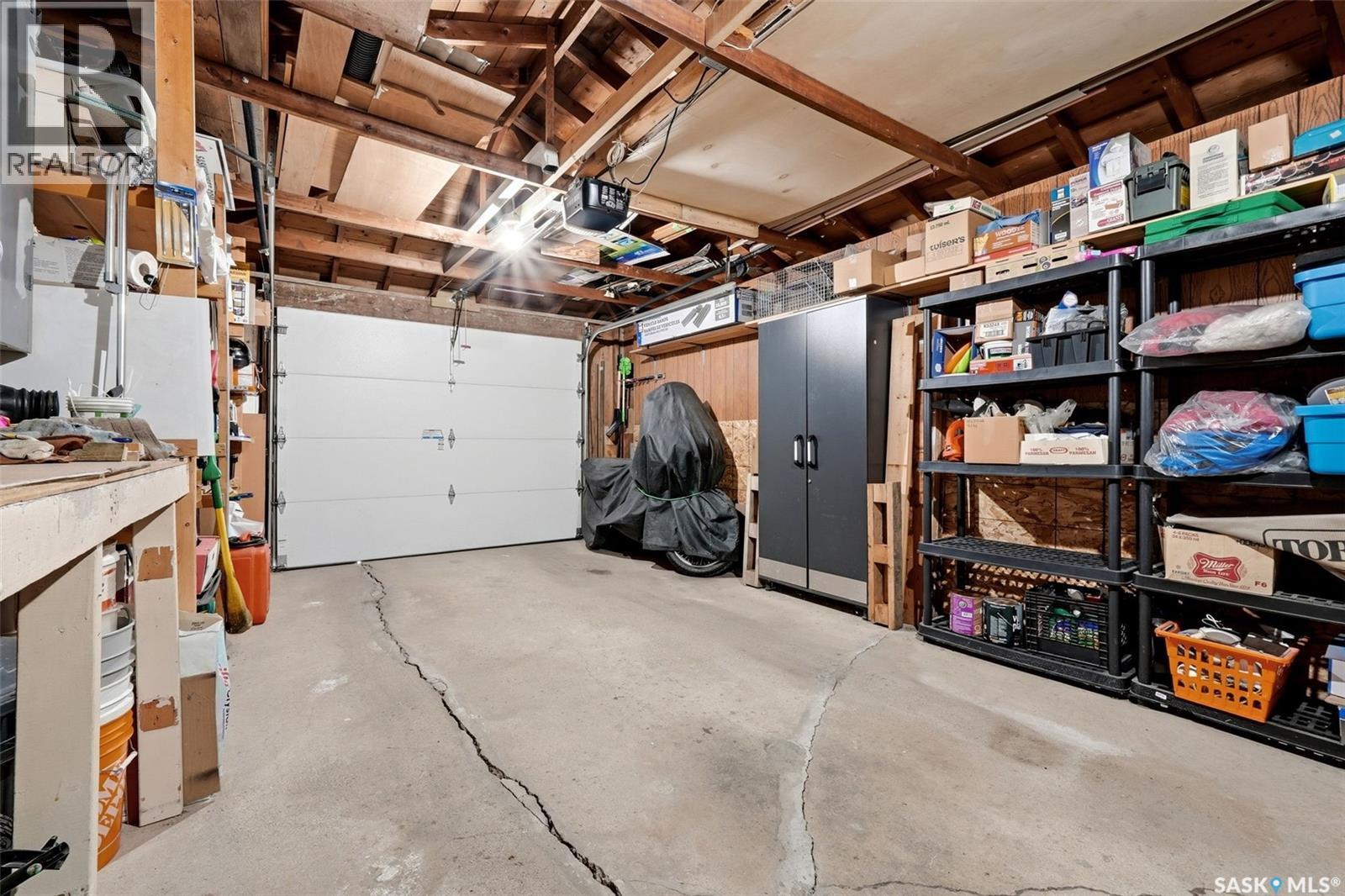 2339 Reynolds Street, Regina, SK - Indoor Photo Showing Garage