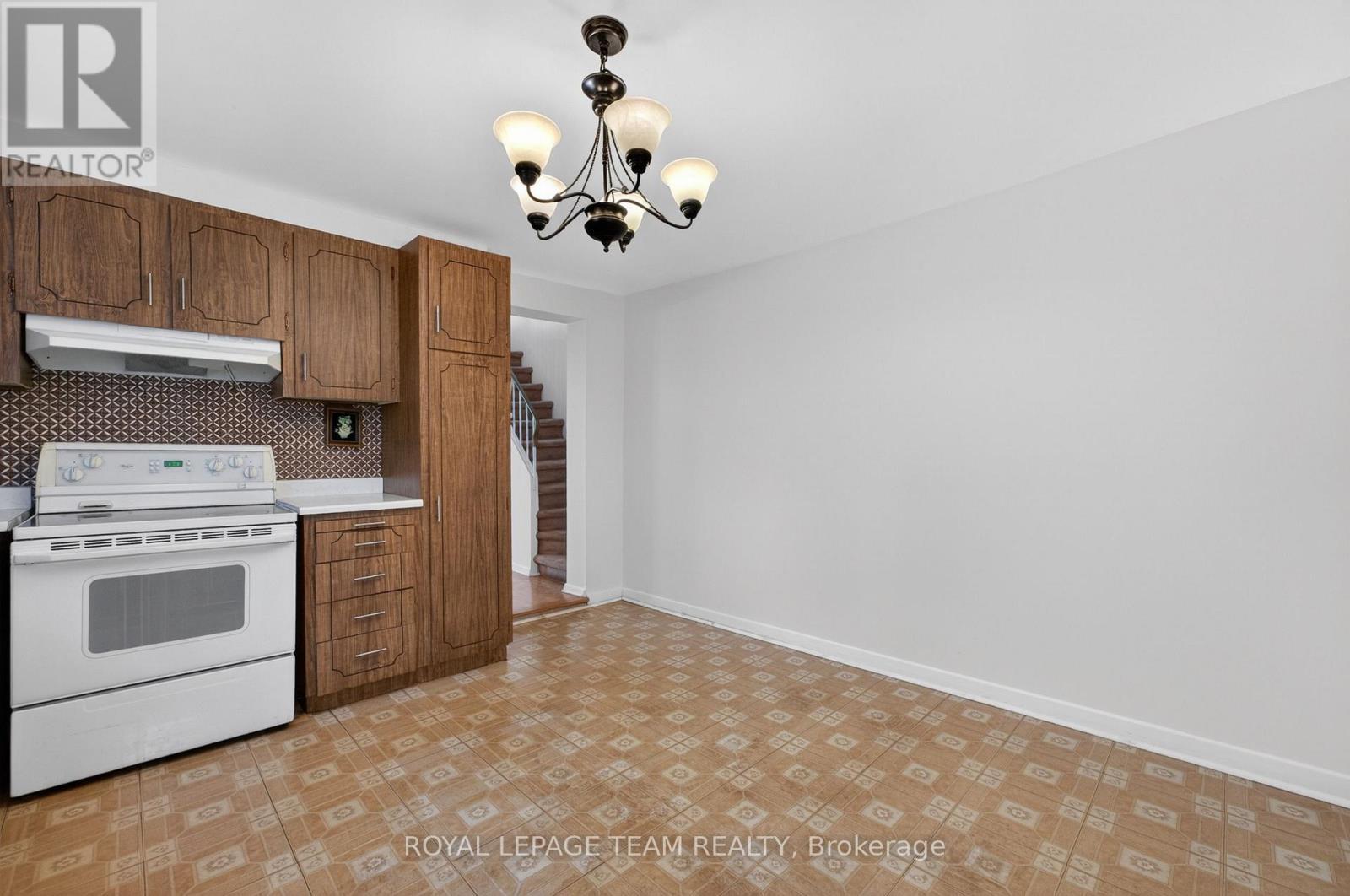 274 Breezehill Avenue S, Ottawa, ON