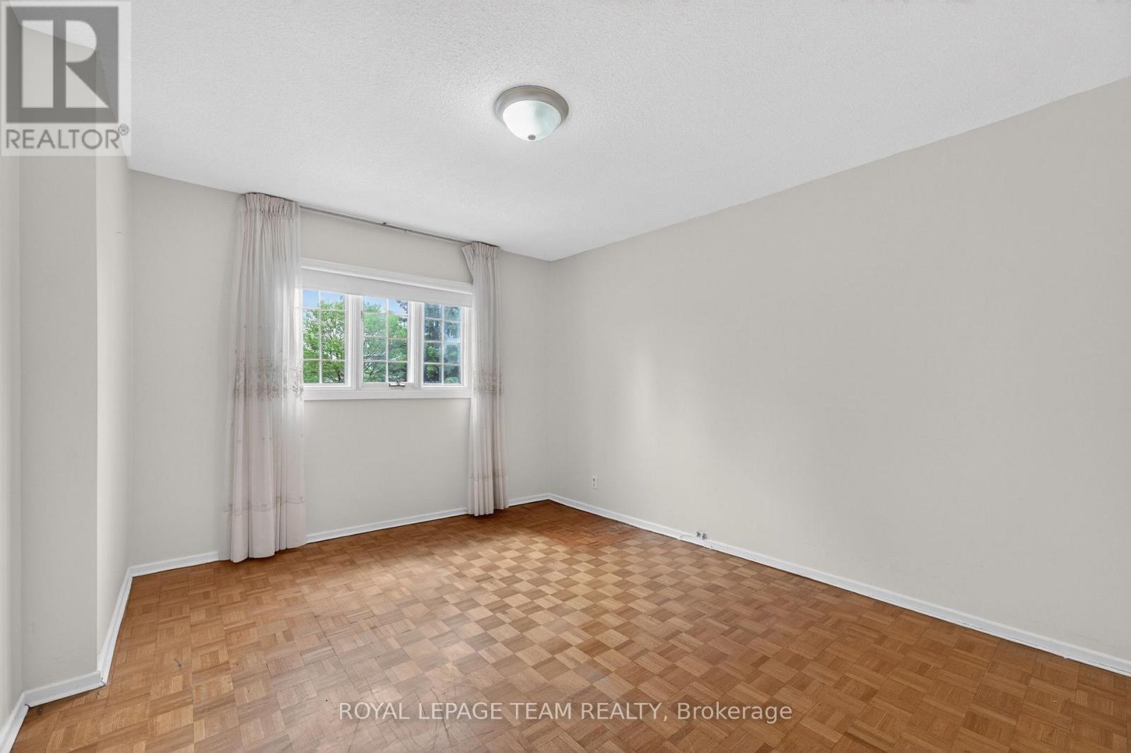 274 Breezehill Avenue S, Ottawa, ON