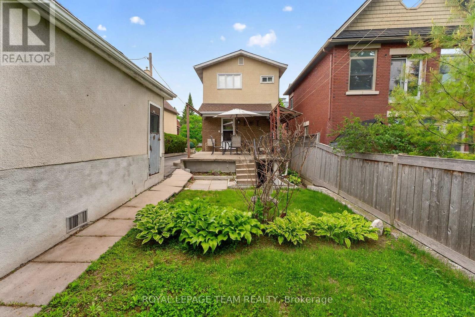 274 Breezehill Avenue S, Ottawa, ON