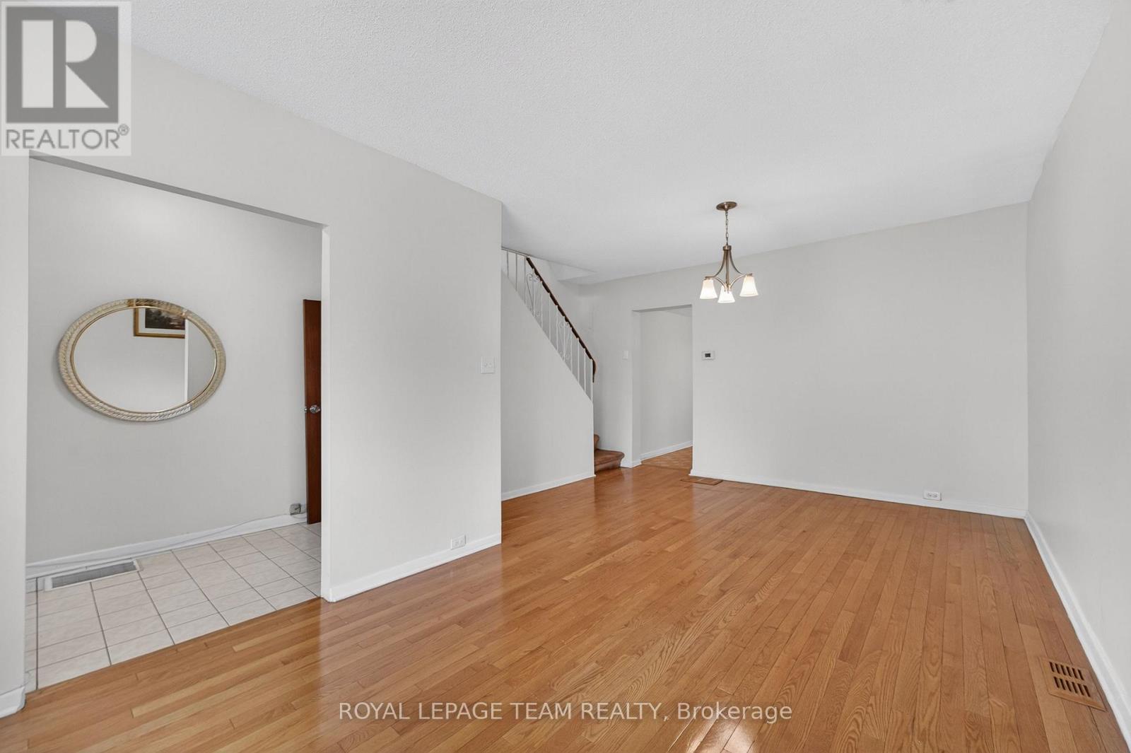 274 Breezehill Avenue S, Ottawa, ON