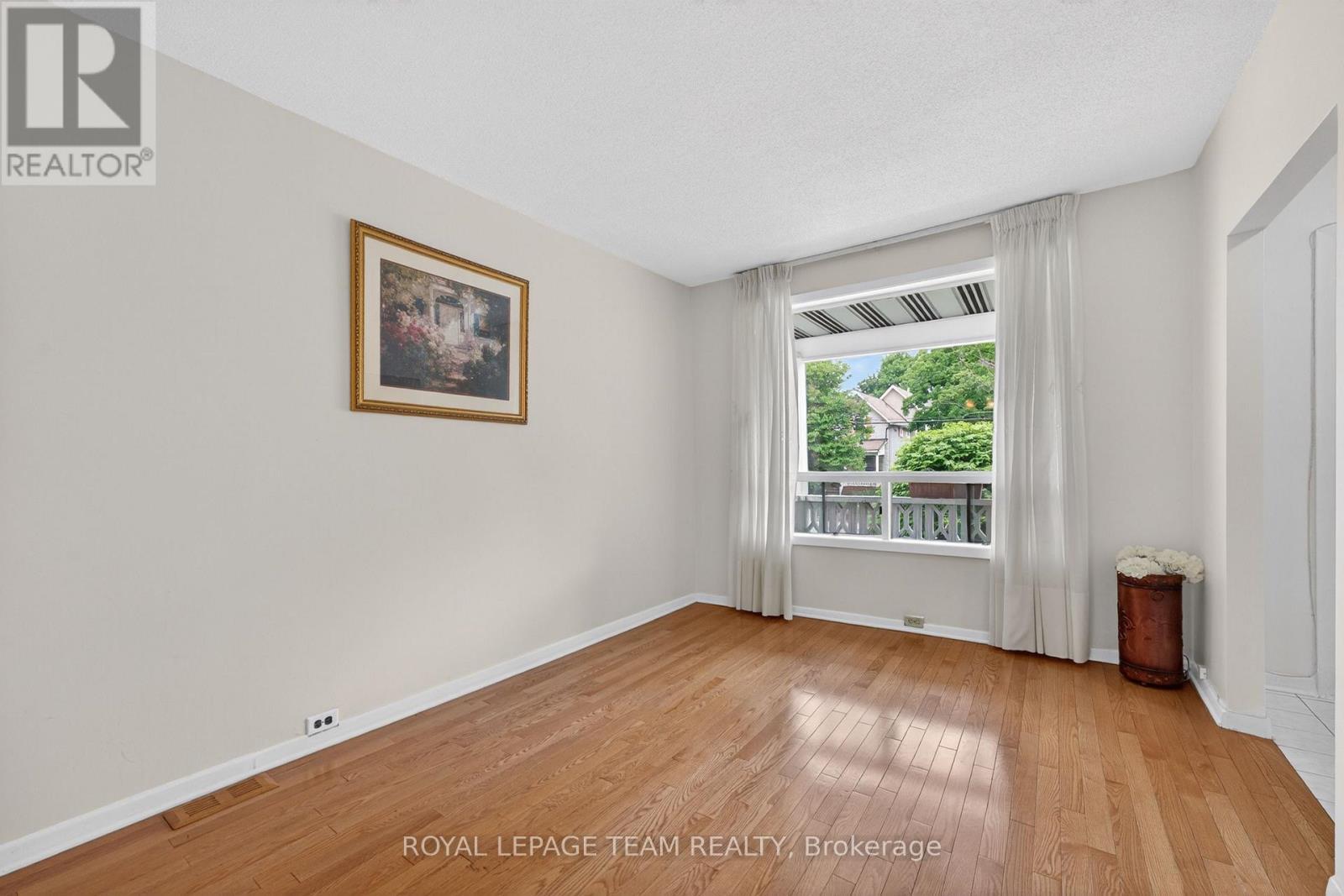 274 Breezehill Avenue S, Ottawa, ON