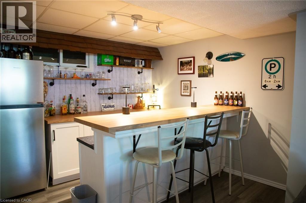 Wet bar for entertaining friends - 294 South Drive, Simcoe, ON