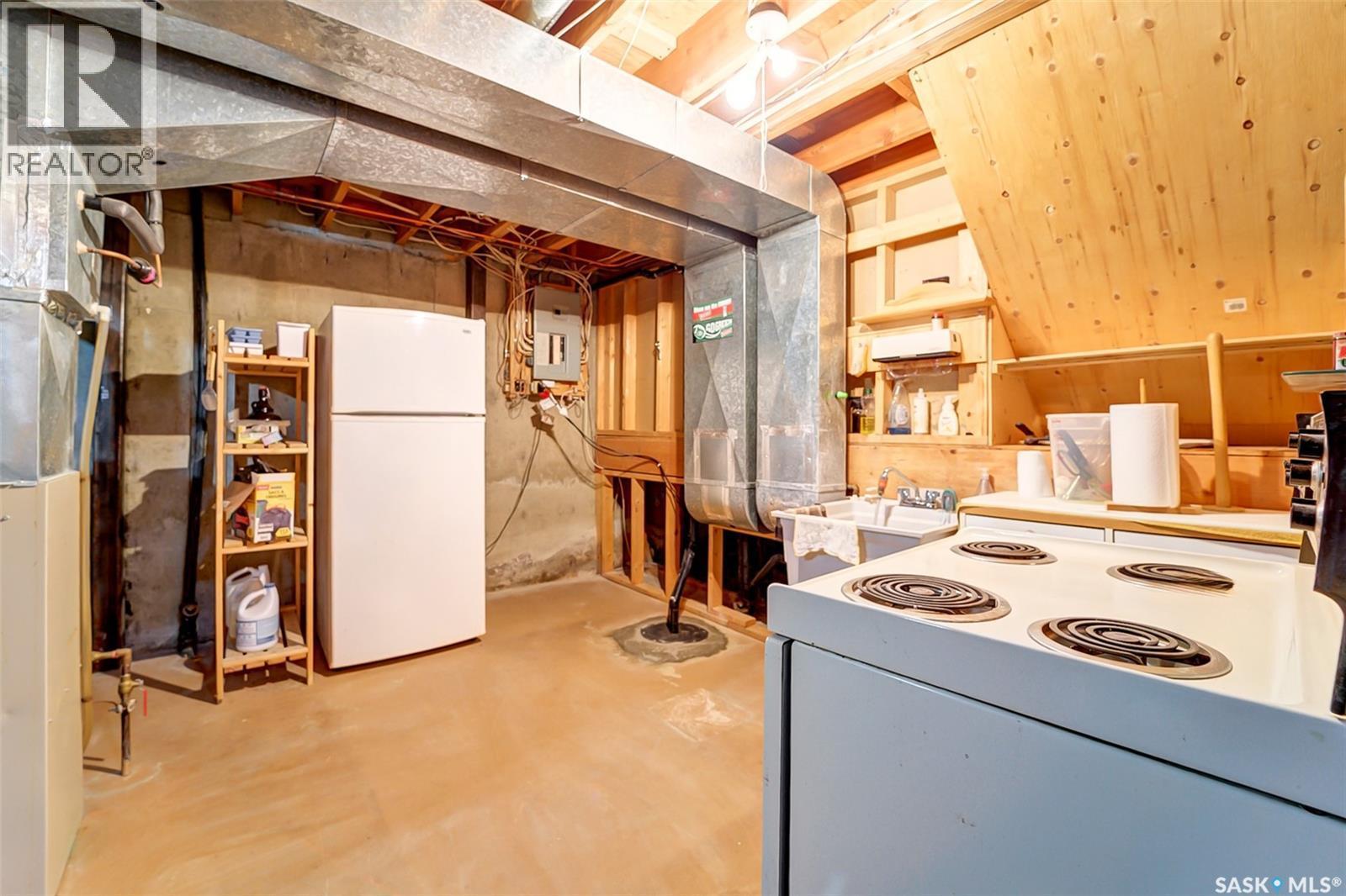 703 Candle Court, Saskatoon, SK