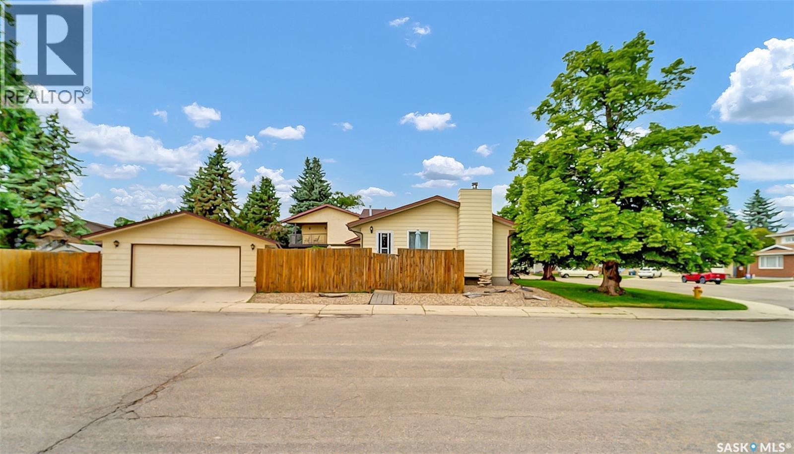 703 Candle Court, Saskatoon, SK