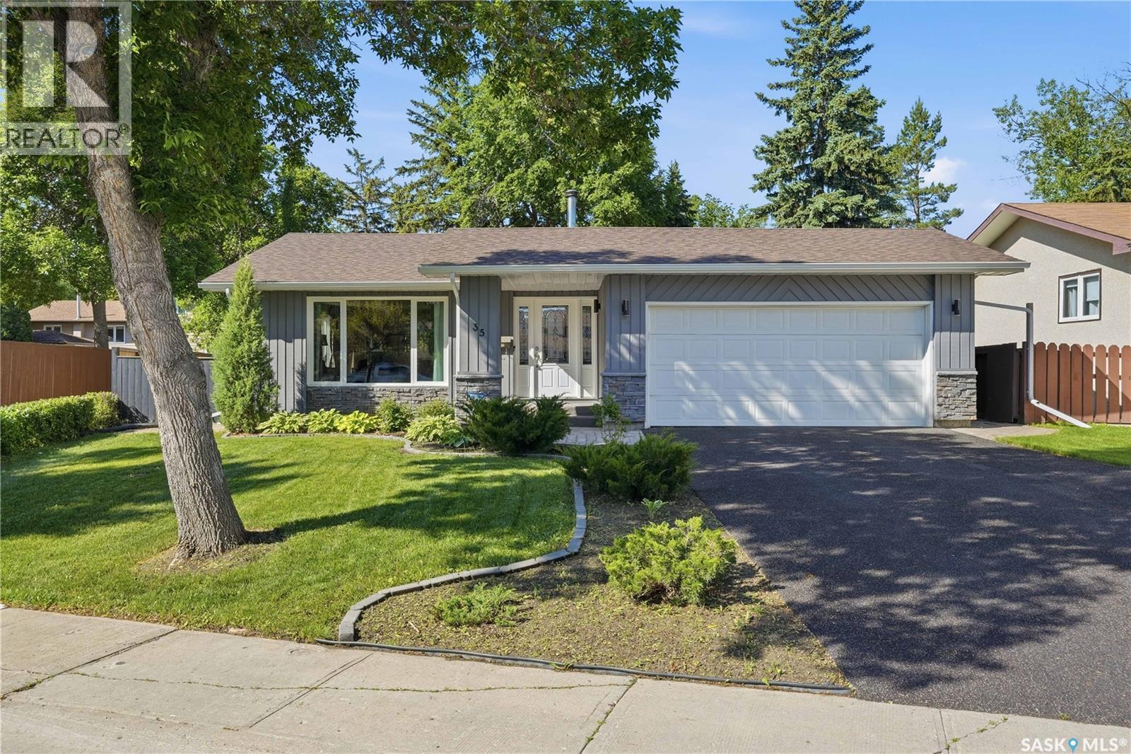 35 Penfold Place, Regina, SK