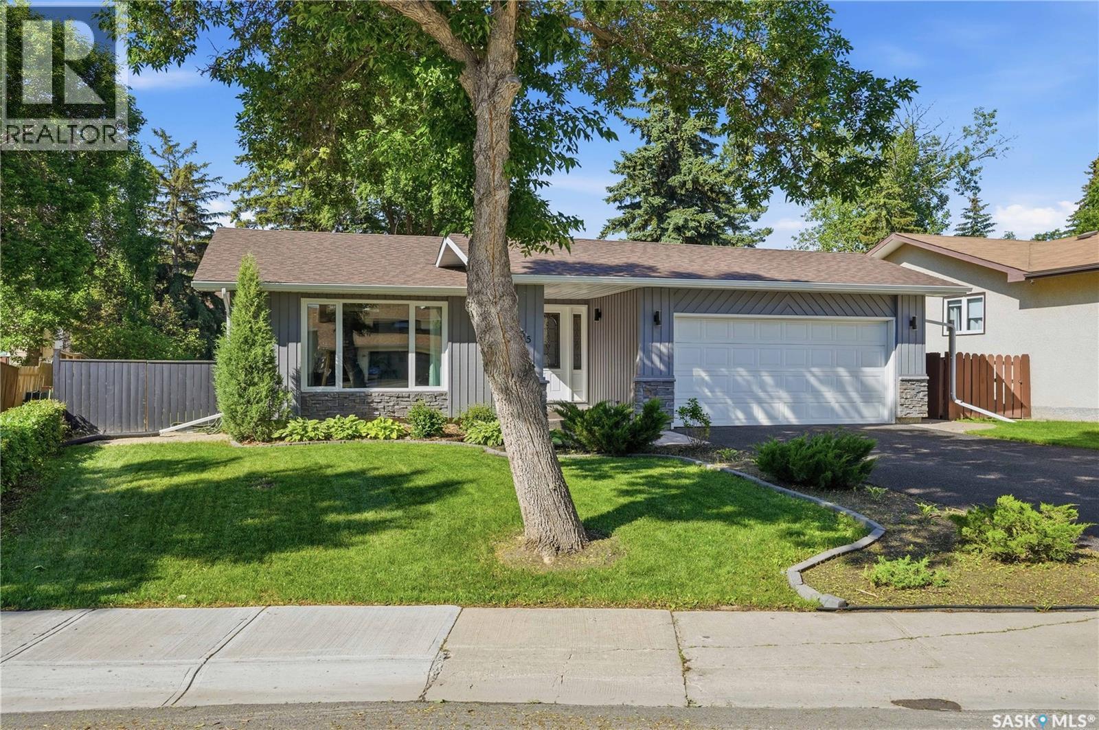 35 Penfold Place, Regina, SK
