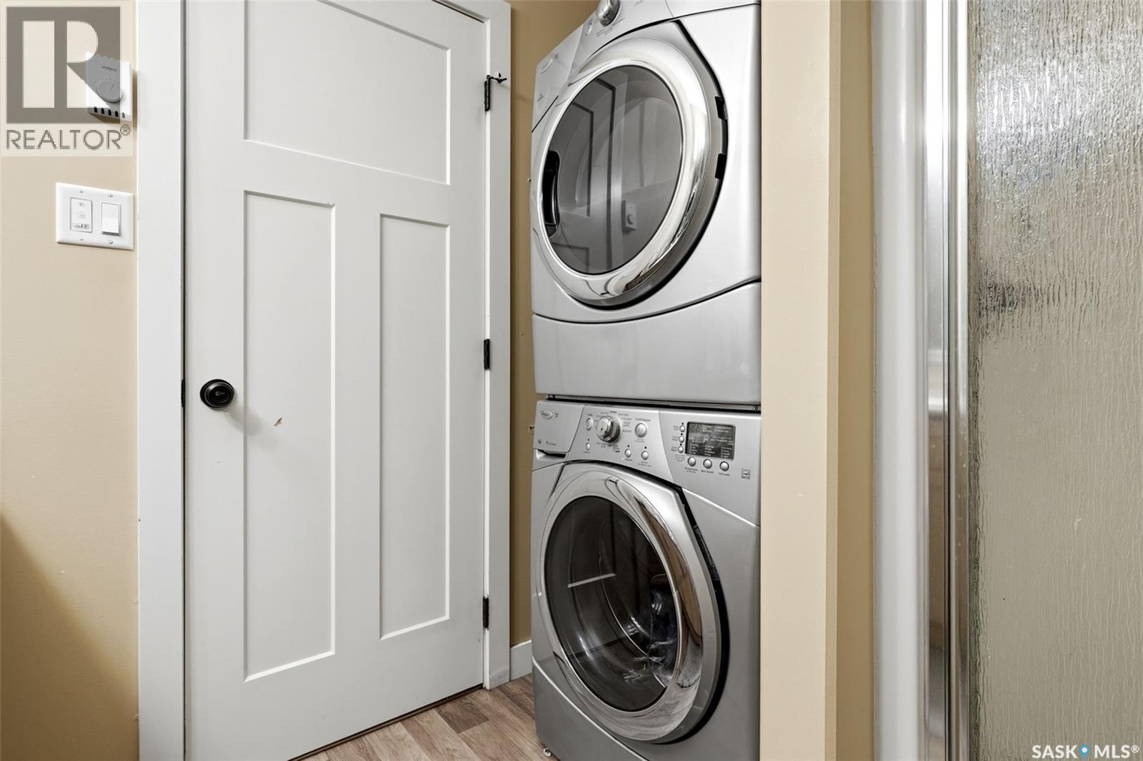 4121 Green Olive Way E, Regina, SK - Indoor Photo Showing Laundry Room