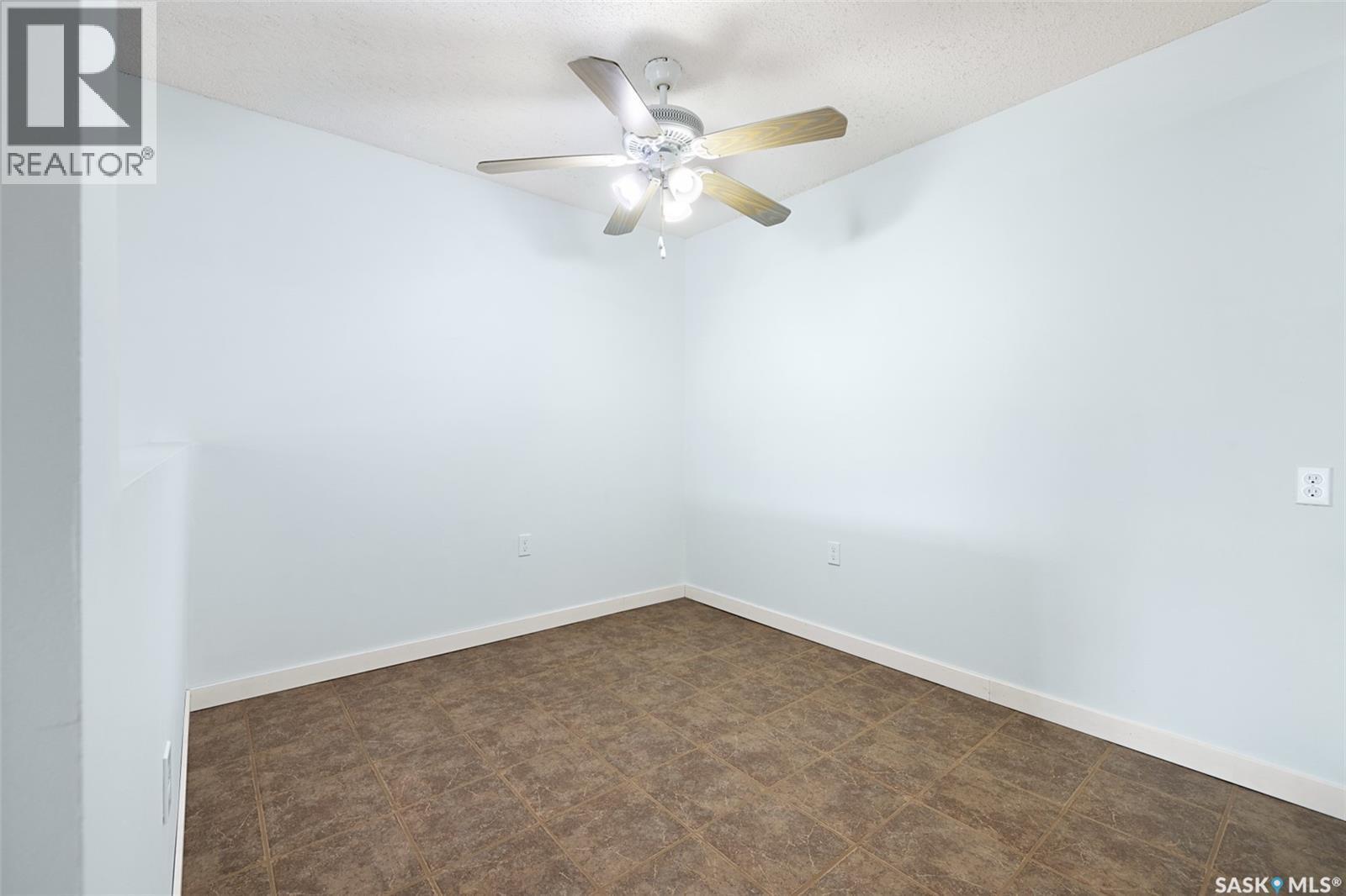 102 2931 Harding Street, Regina, SK